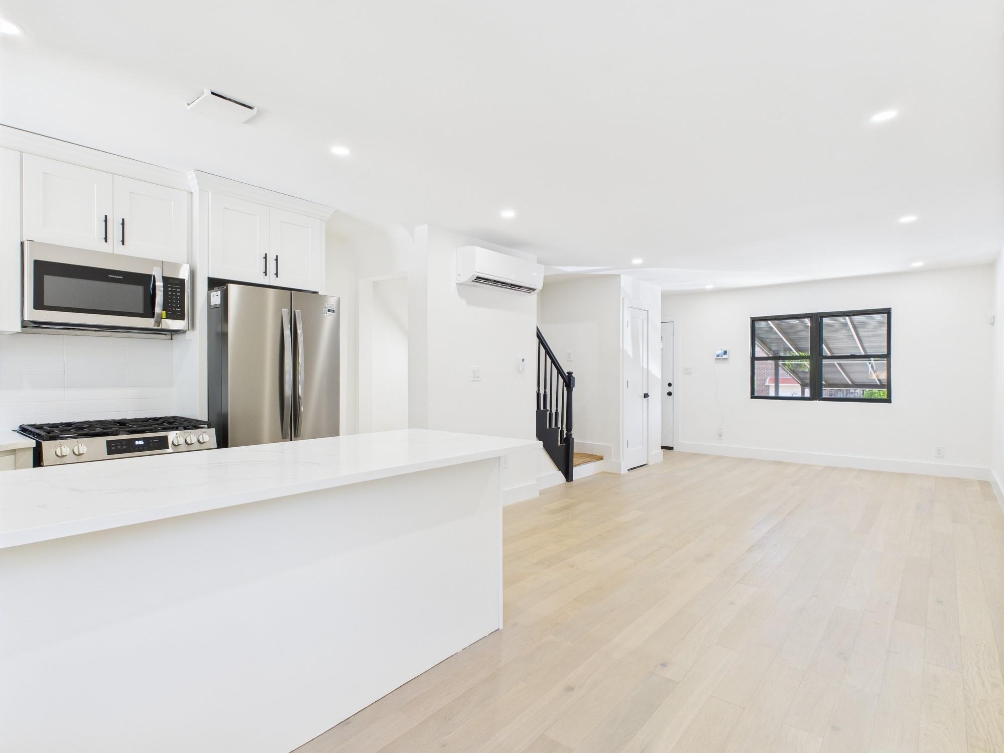 Single Family 223rd  Bronx, NY 10466, MLS-882116-4