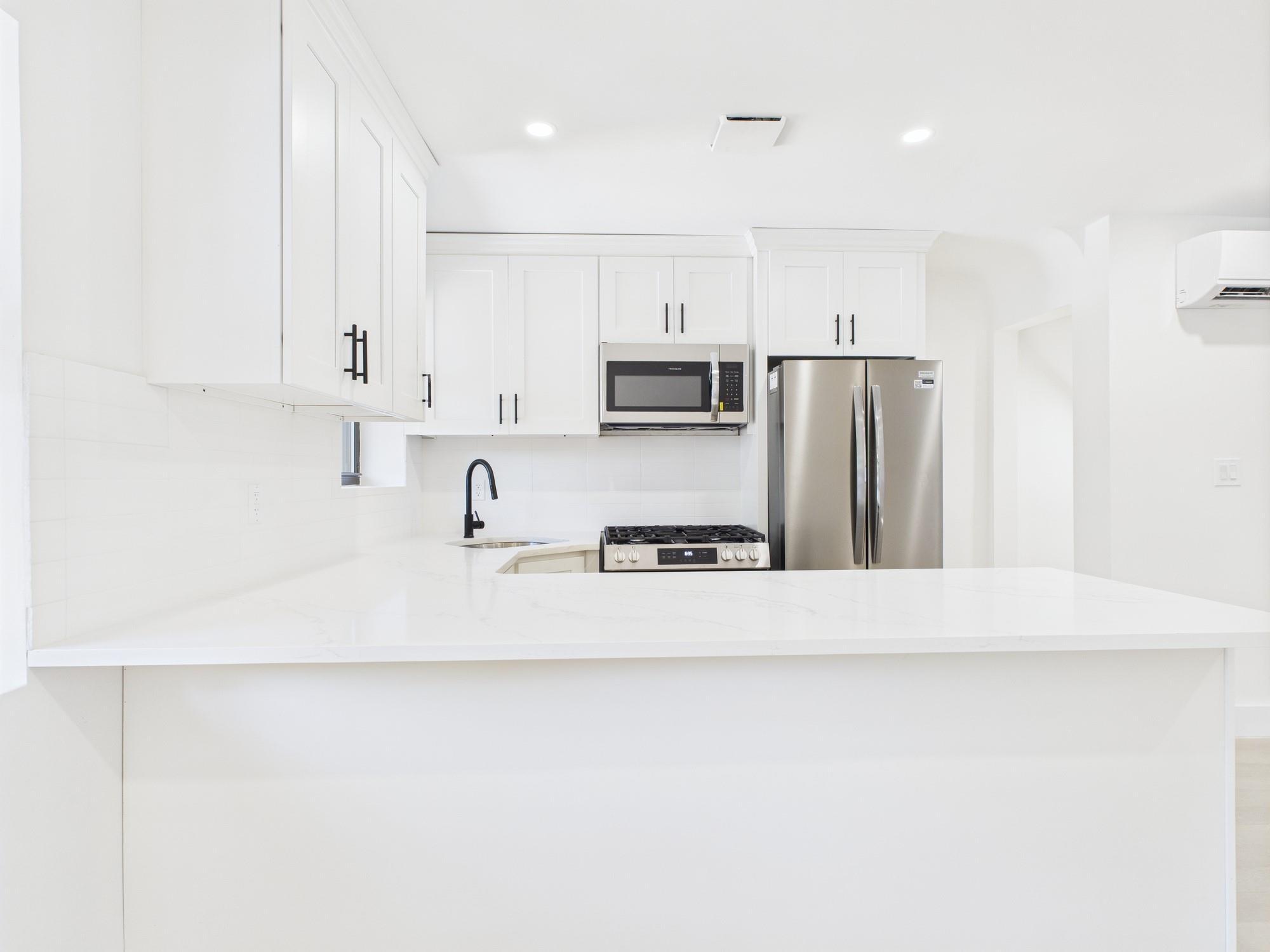 Single Family 223rd  Bronx, NY 10466, MLS-882116-6