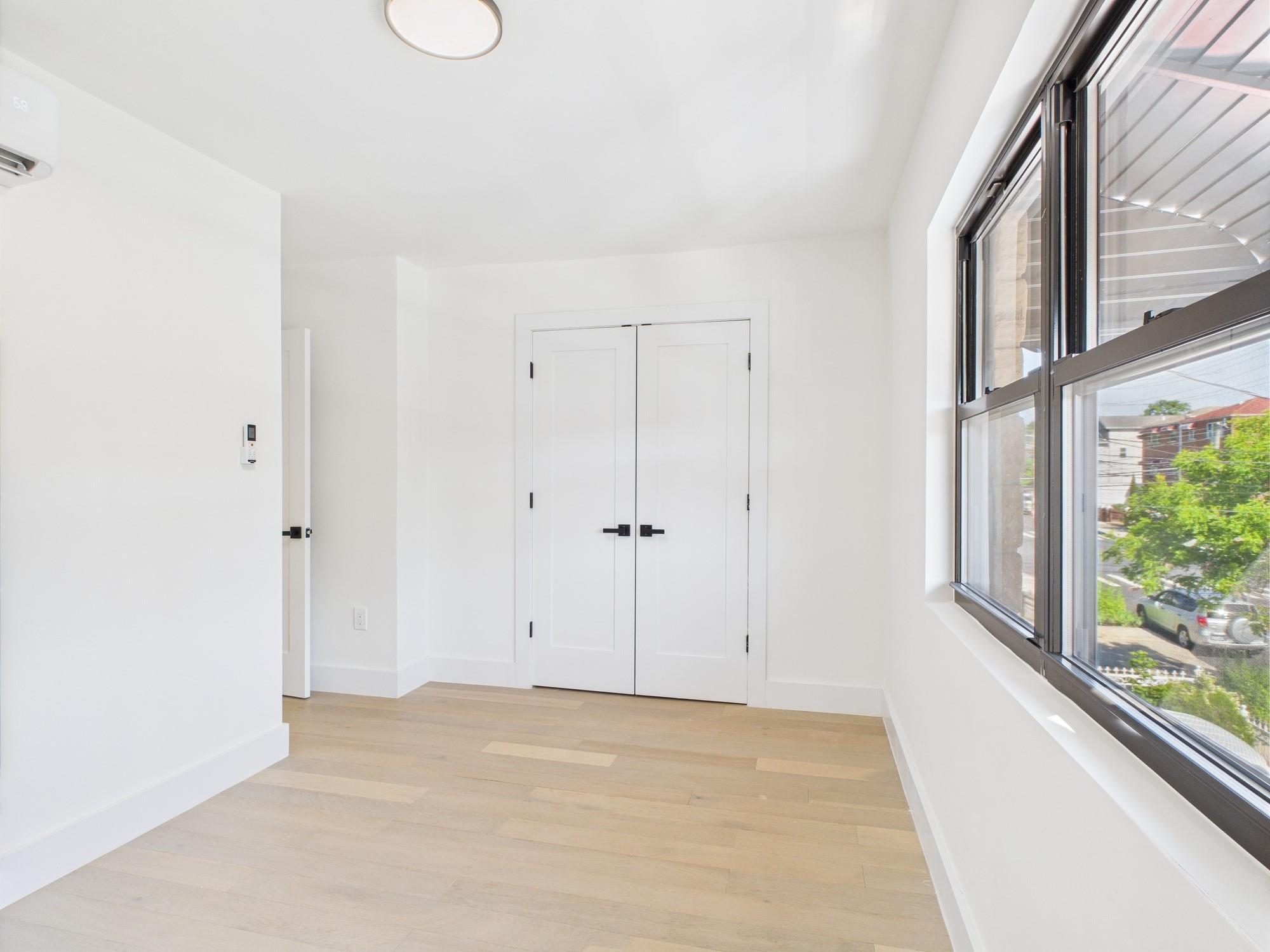 Single Family 223rd  Bronx, NY 10466, MLS-882116-9