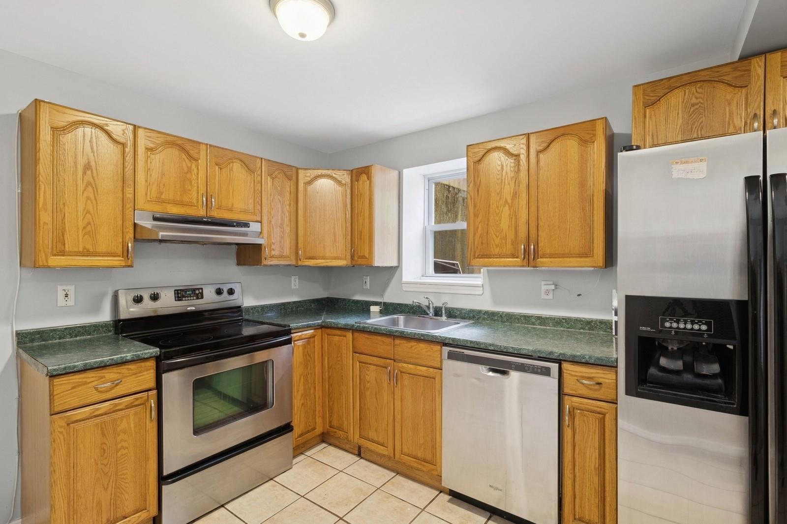 Single Family Hewlett  Suffolk County, NY 11789, MLS-882130-25