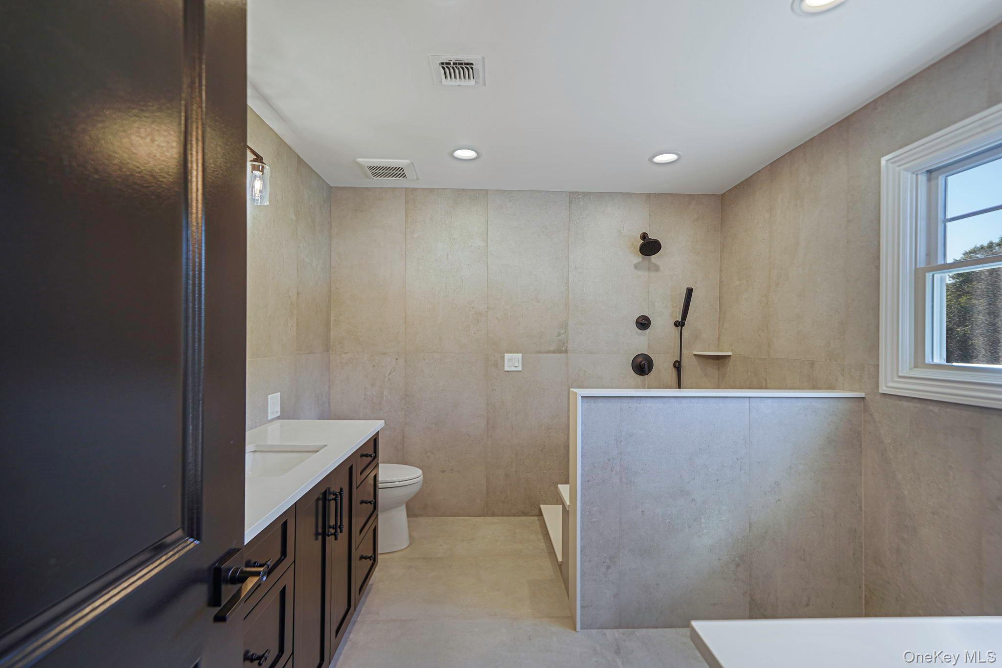 Single Family Quintree Suffolk County, NY 11747, MLS-882154-31