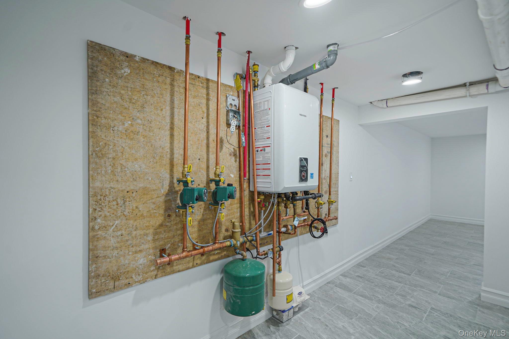 Single Family Quintree Suffolk County, NY 11747, MLS-882154-43