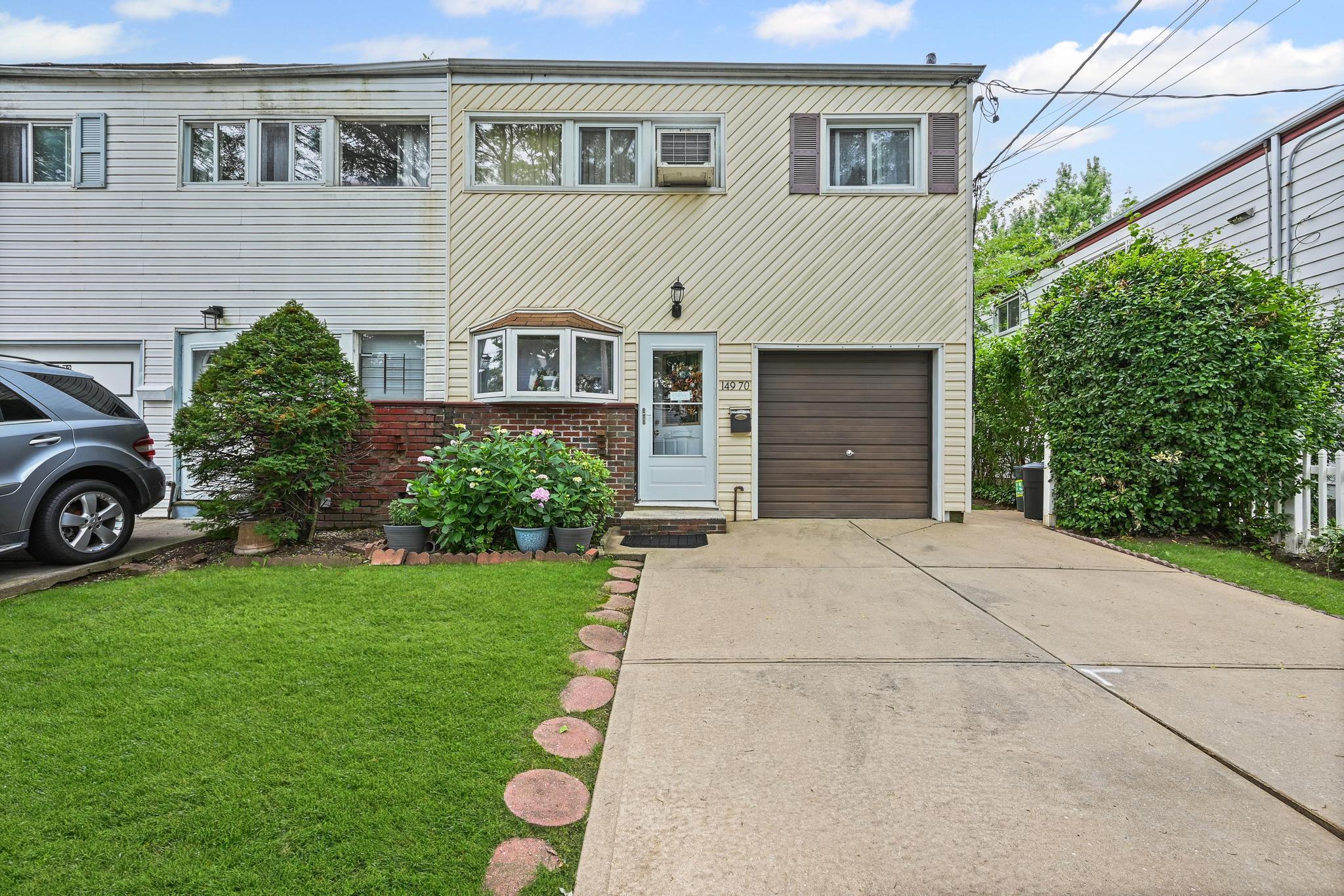 Single Family Weller  Queens, NY 11422, MLS-882156-13