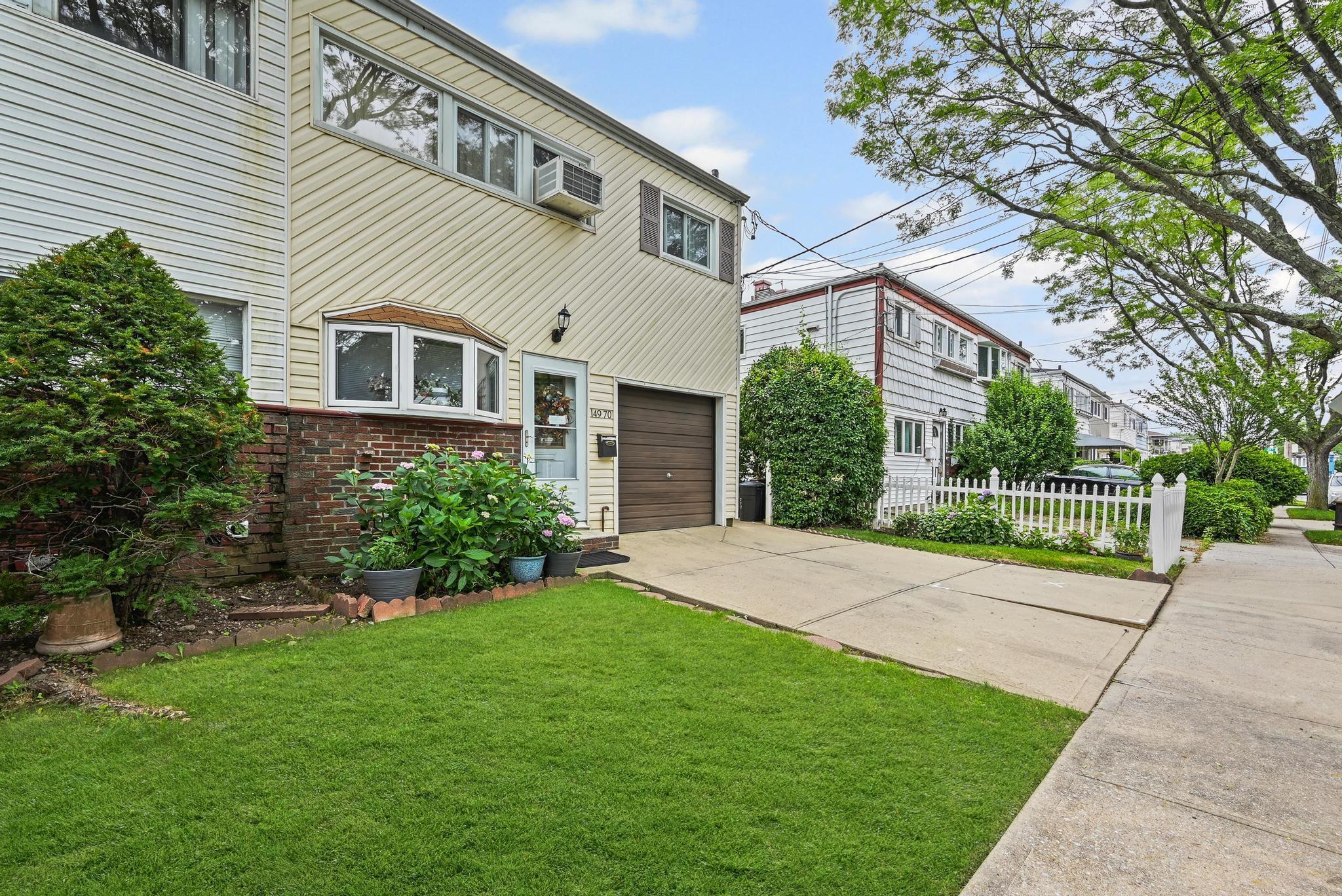 Single Family Weller  Queens, NY 11422, MLS-882156-14