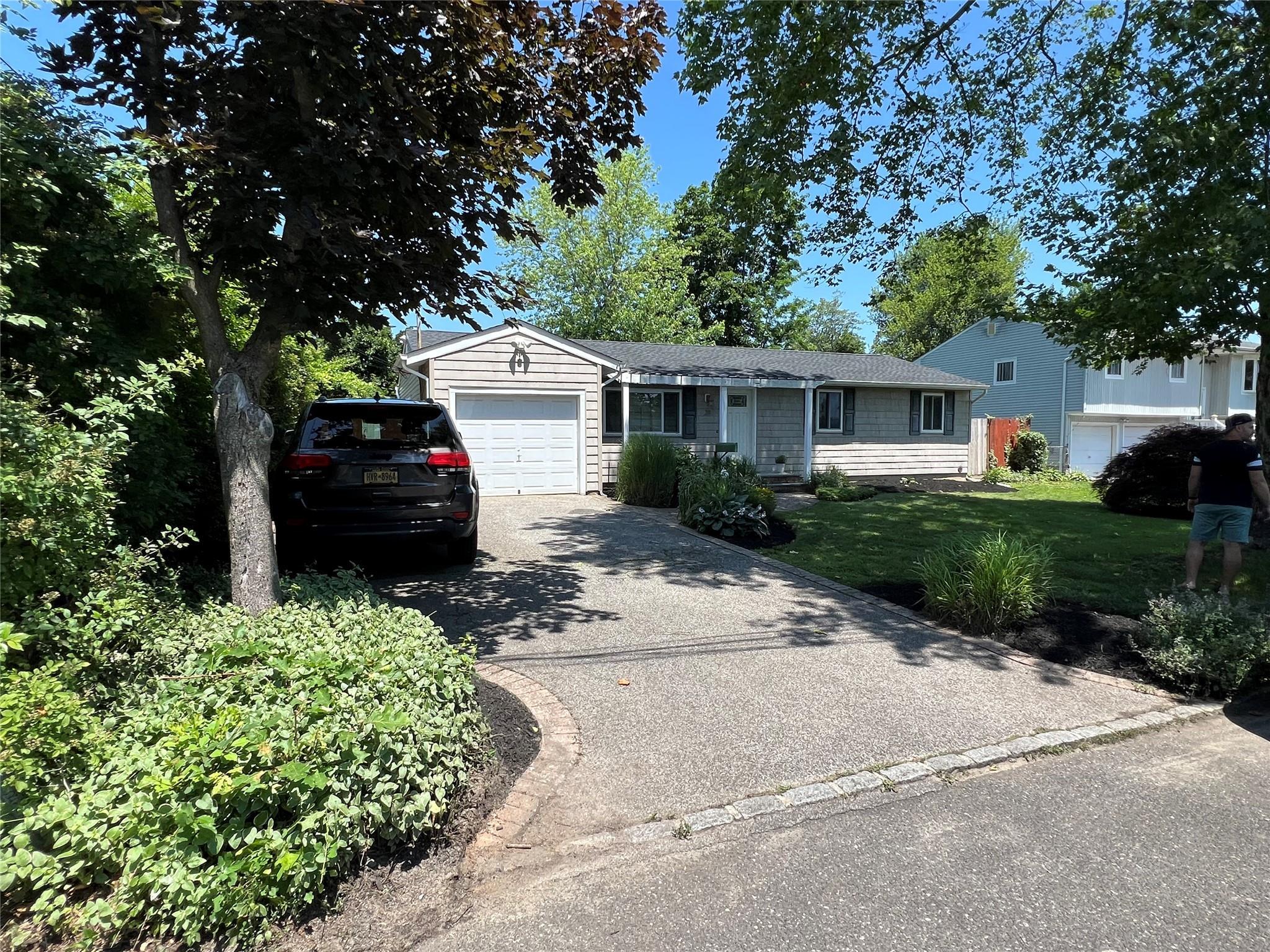 Single Family Lenox  Suffolk County, NY 11722, MLS-882184-2