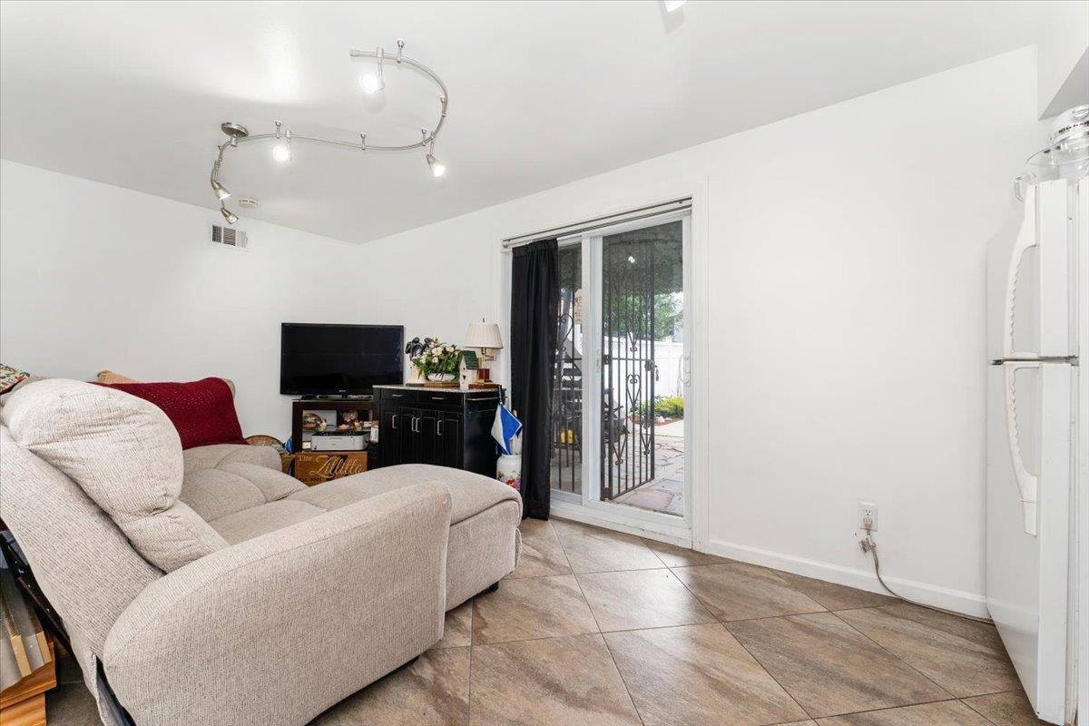 Single Family Stadium  Bronx, NY 10465, MLS-882202-17