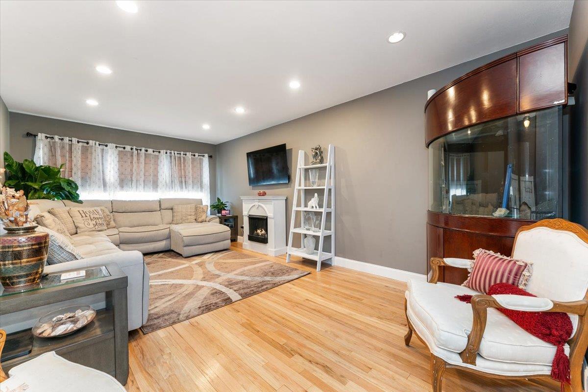 Single Family Stadium  Bronx, NY 10465, MLS-882202-4