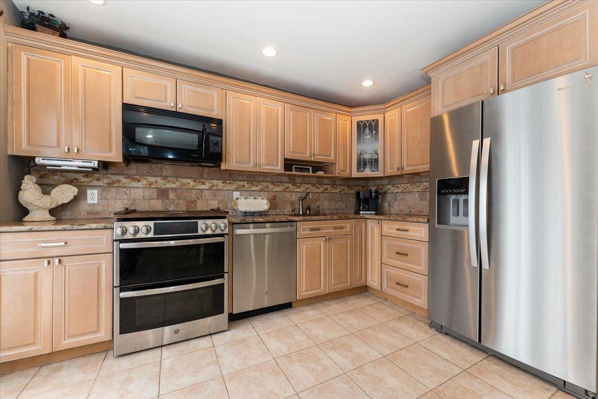 Single Family Stadium  Bronx, NY 10465, MLS-882202-6