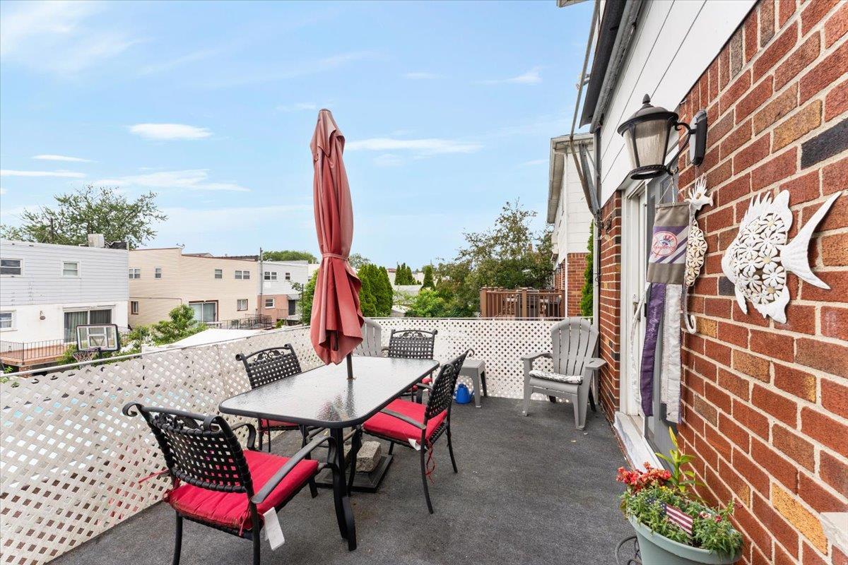 Single Family Stadium  Bronx, NY 10465, MLS-882202-8