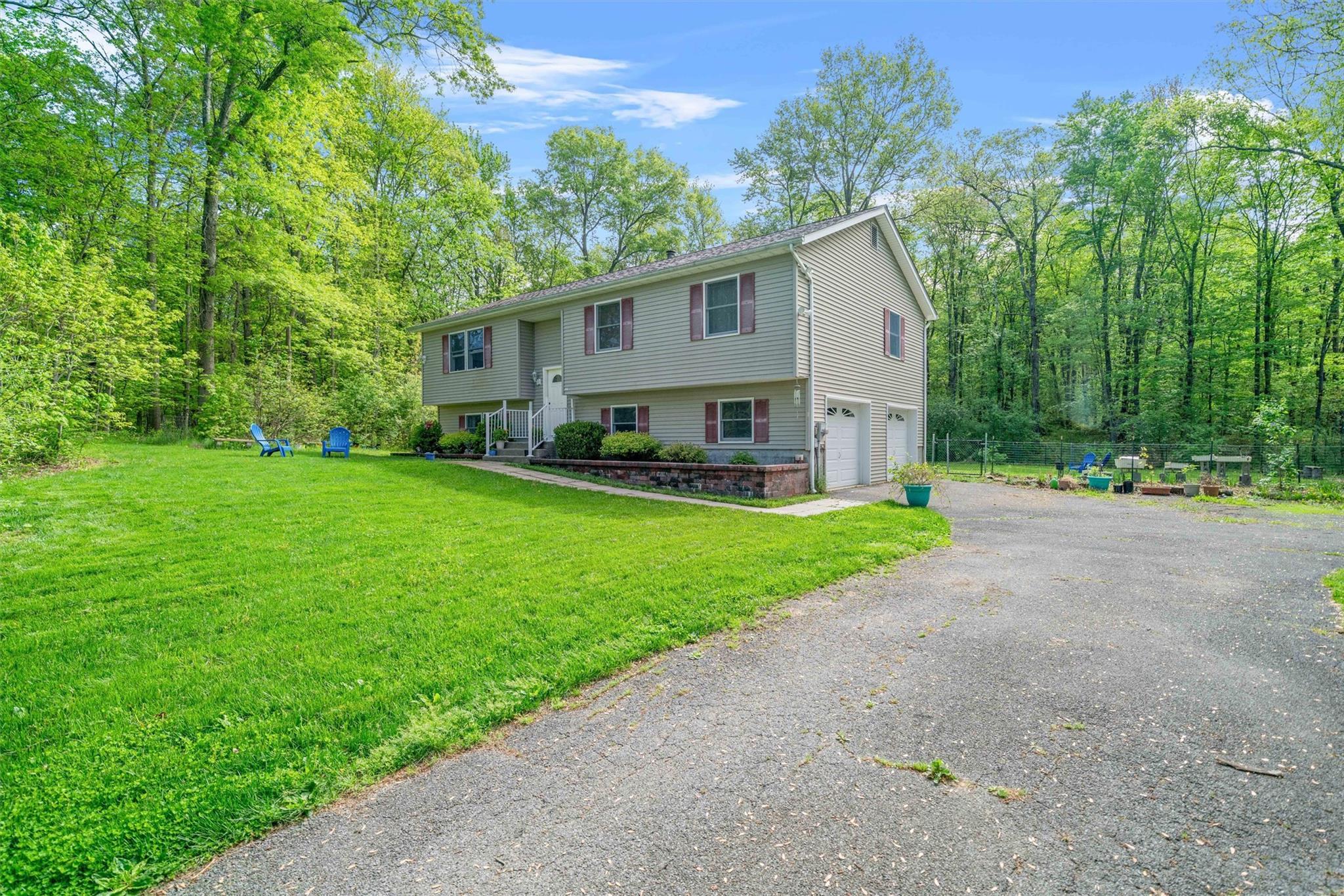 Single Family Twin Arch  Orange County, NY 12575, MLS-882224-2