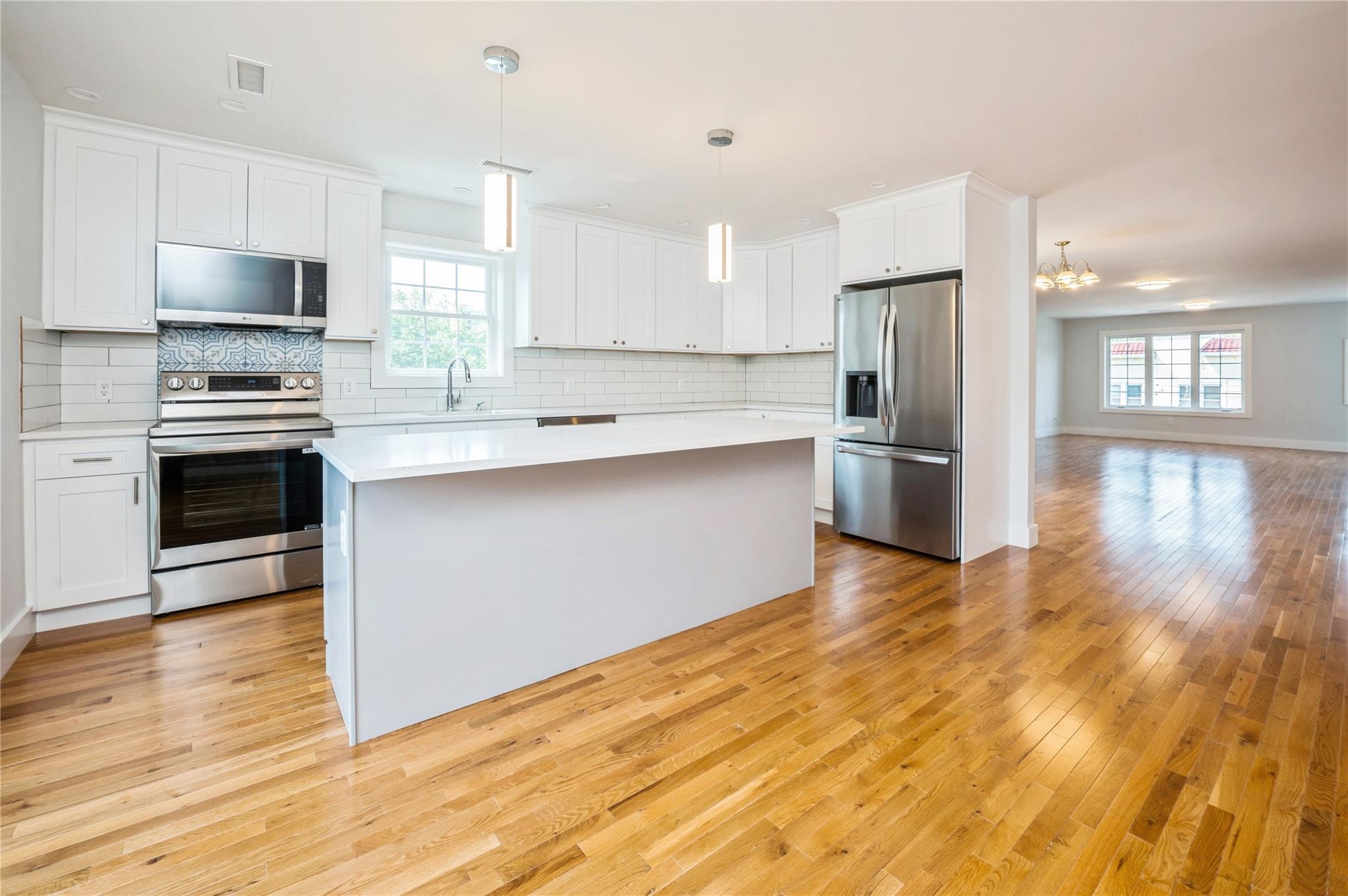 Single Family Clement Westchester County, NY 10710, MLS-882227-24