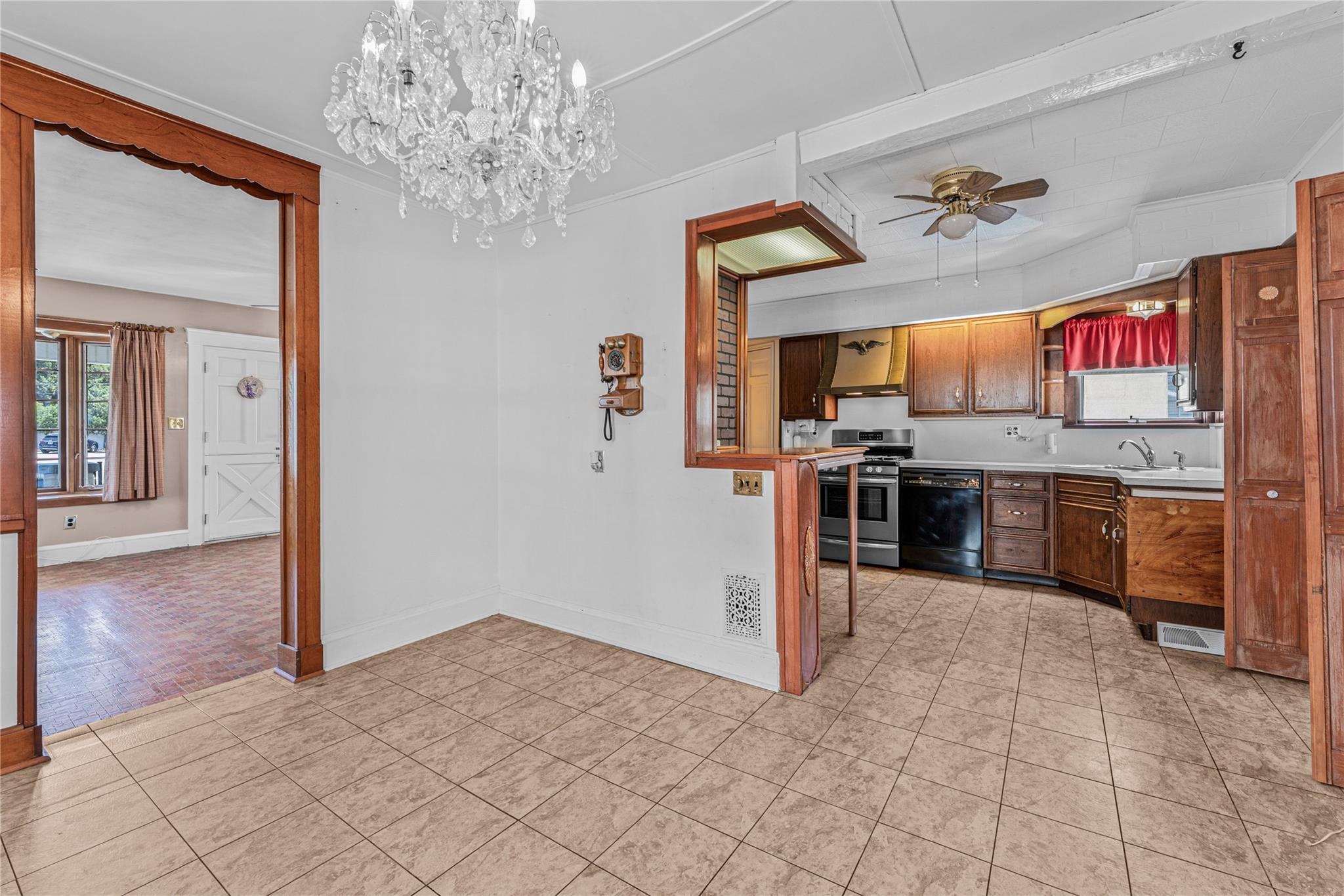 Single Family Albany  Ulster County, NY 12401, MLS-882312-5
