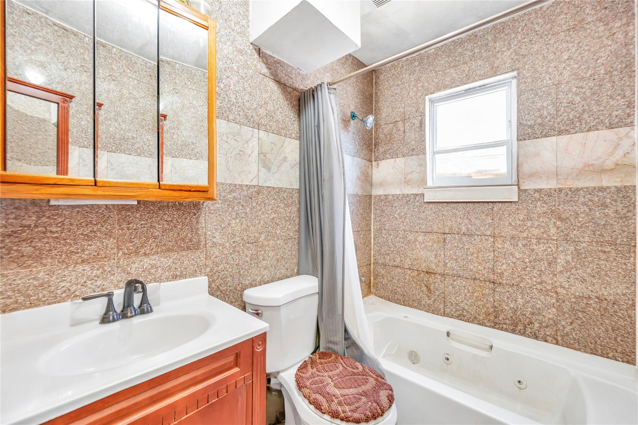 Single Family 119th Queens, NY 11412, MLS-882313-12