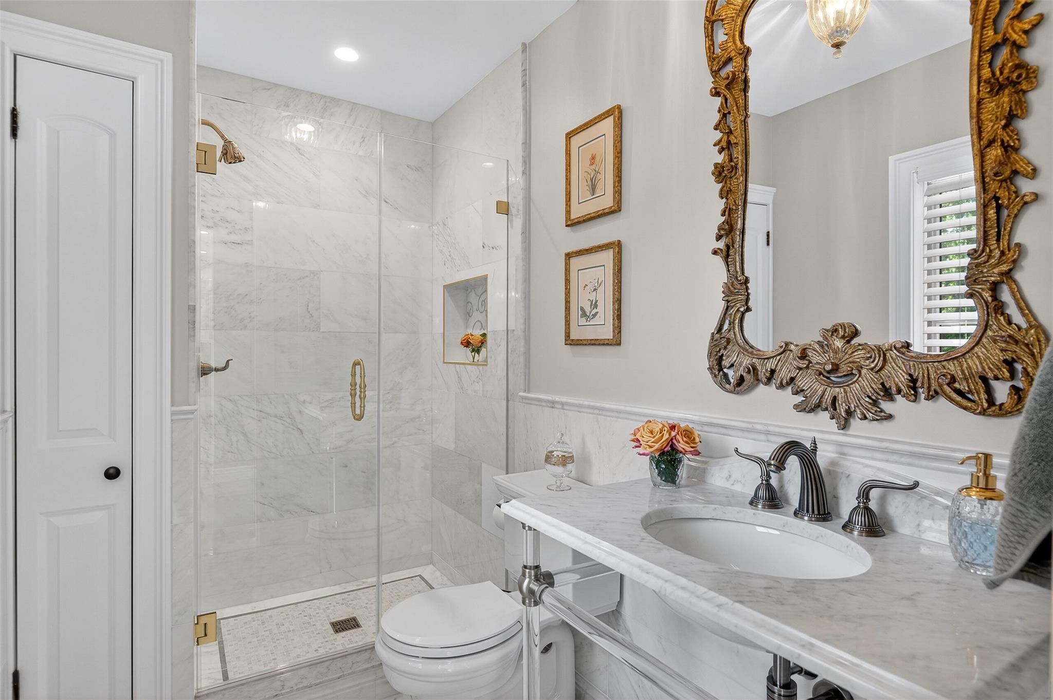 Single Family Soundview  Nassau County, NY 11030, MLS-882327-25
