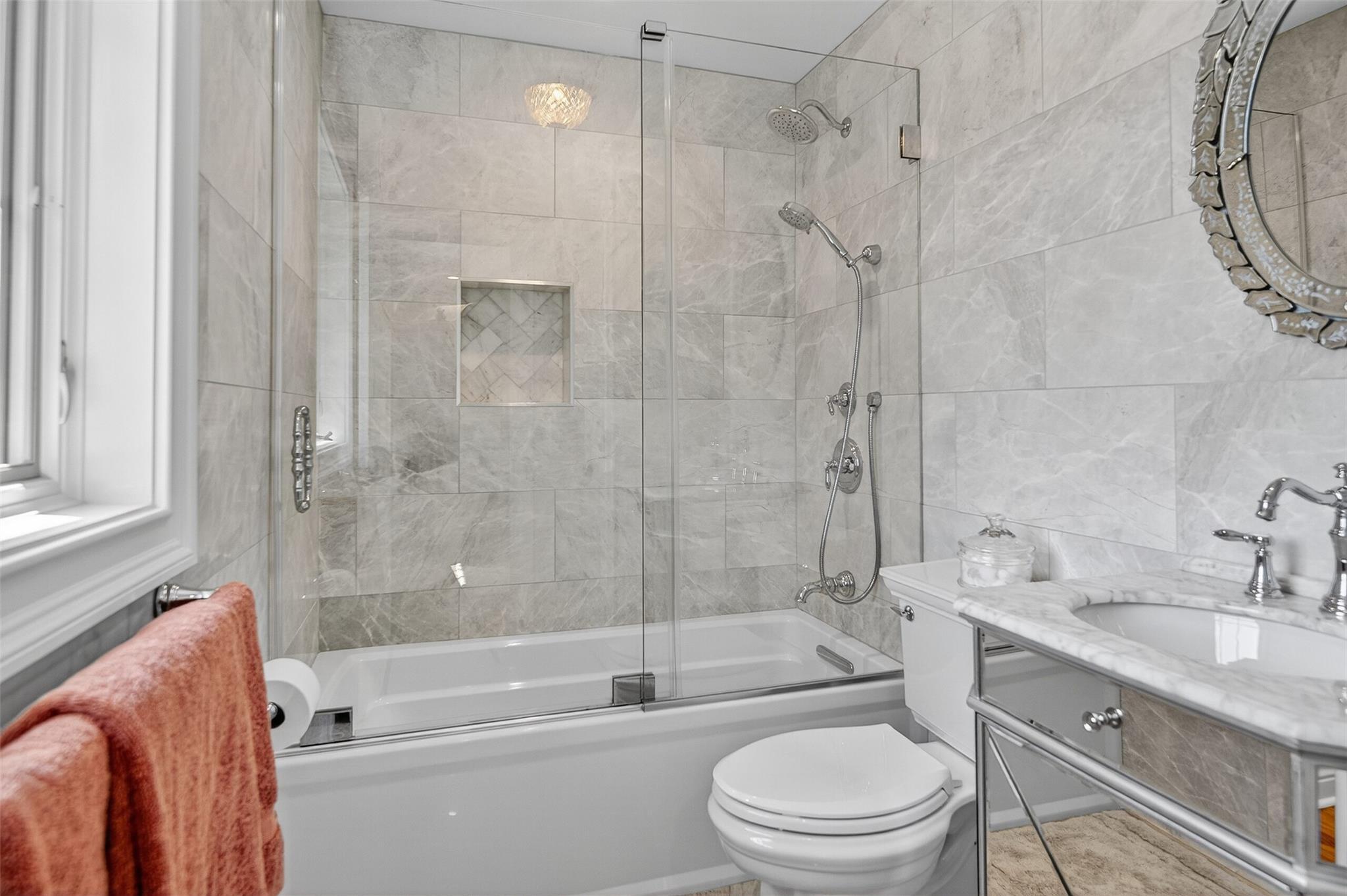 Single Family Soundview  Nassau County, NY 11030, MLS-882327-36