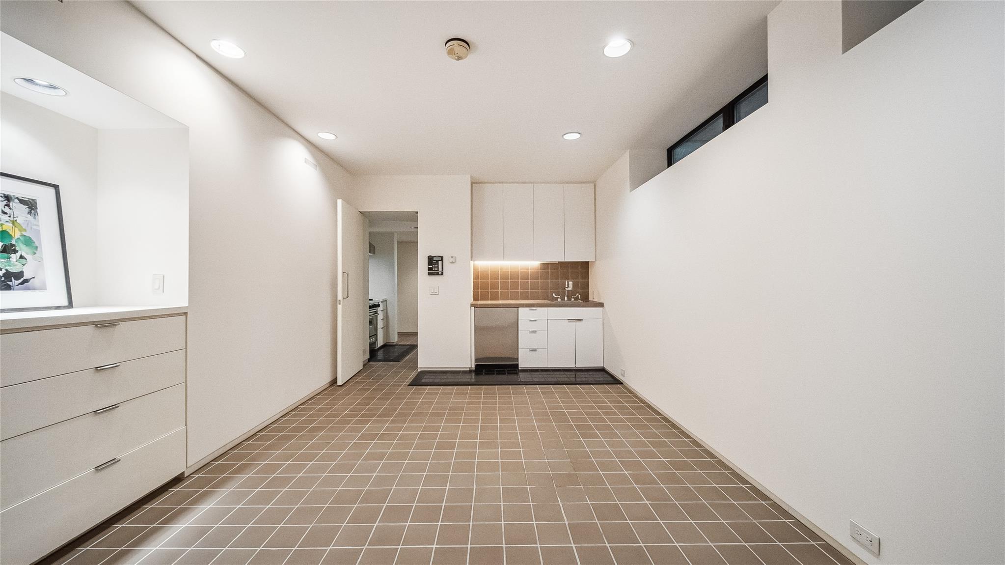 Single Family Folie  Nassau County, NY 11030, MLS-882338-32