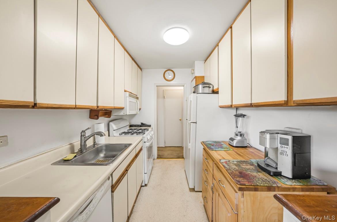 Coop 39th Queens, NY 11104, MLS-882371-7