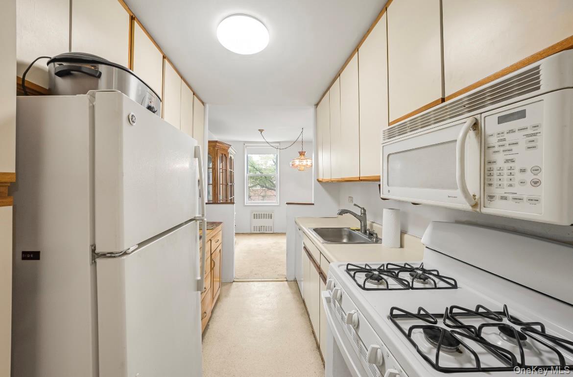 Coop 39th Queens, NY 11104, MLS-882371-8