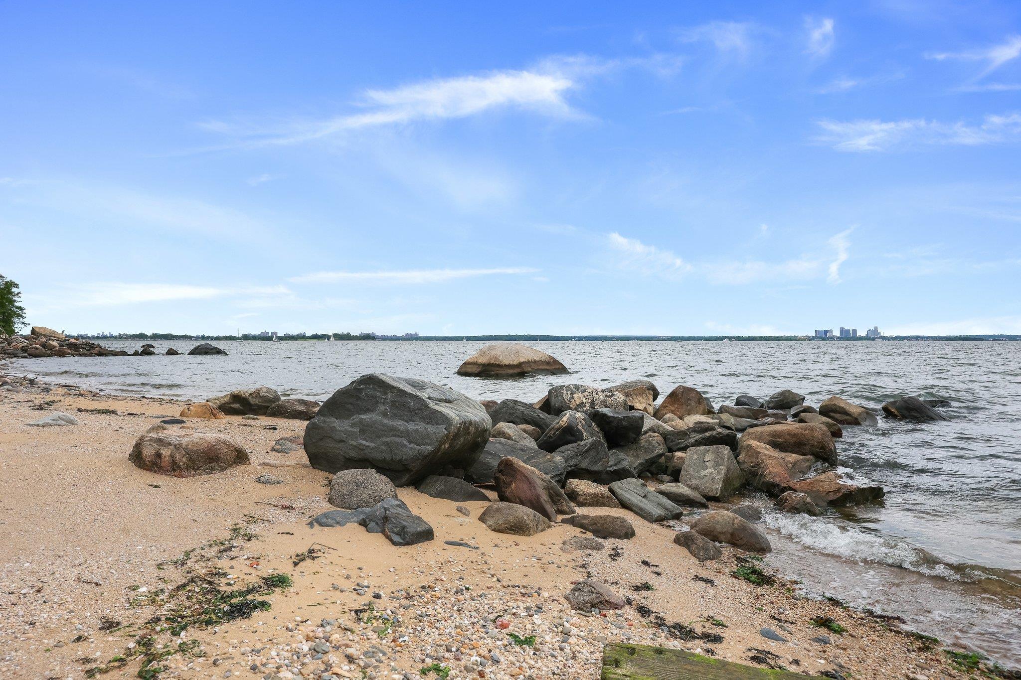 Single Family Cornwells Beach Road  Nassau County, NY 11050, MLS-882374-25