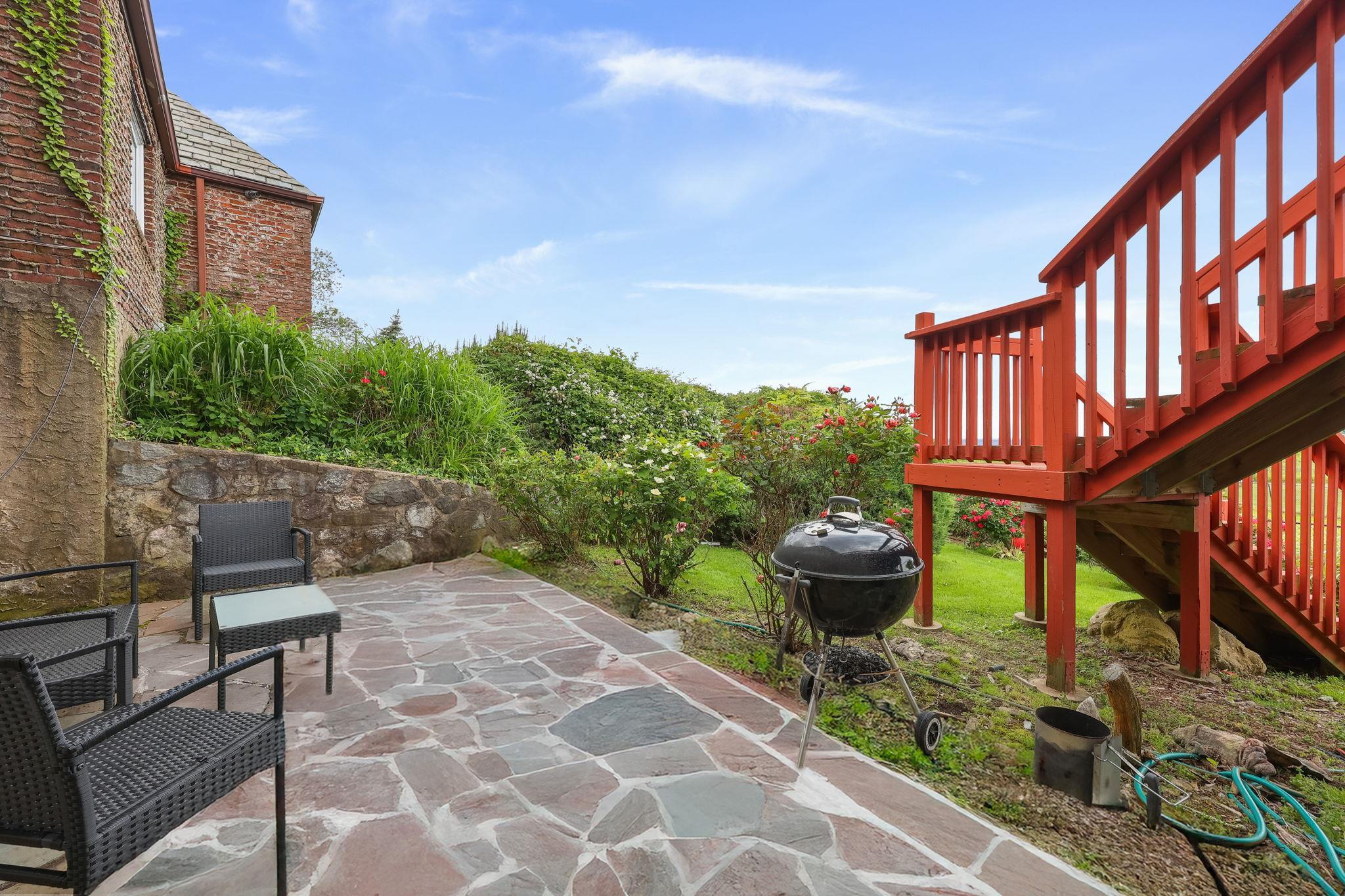 Single Family Cornwells Beach Road  Nassau County, NY 11050, MLS-882374-34