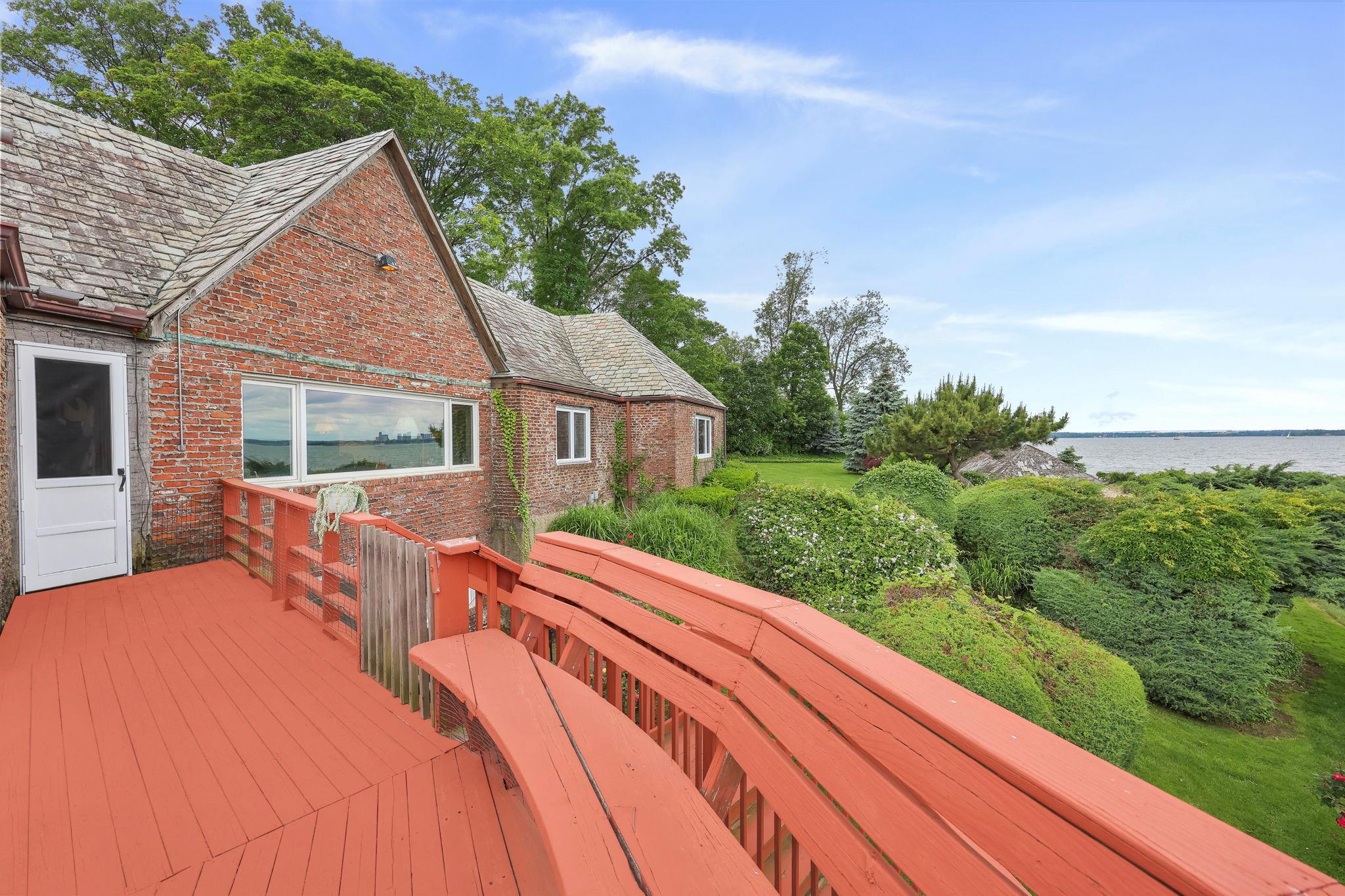 Single Family Cornwells Beach Road  Nassau County, NY 11050, MLS-882374-35