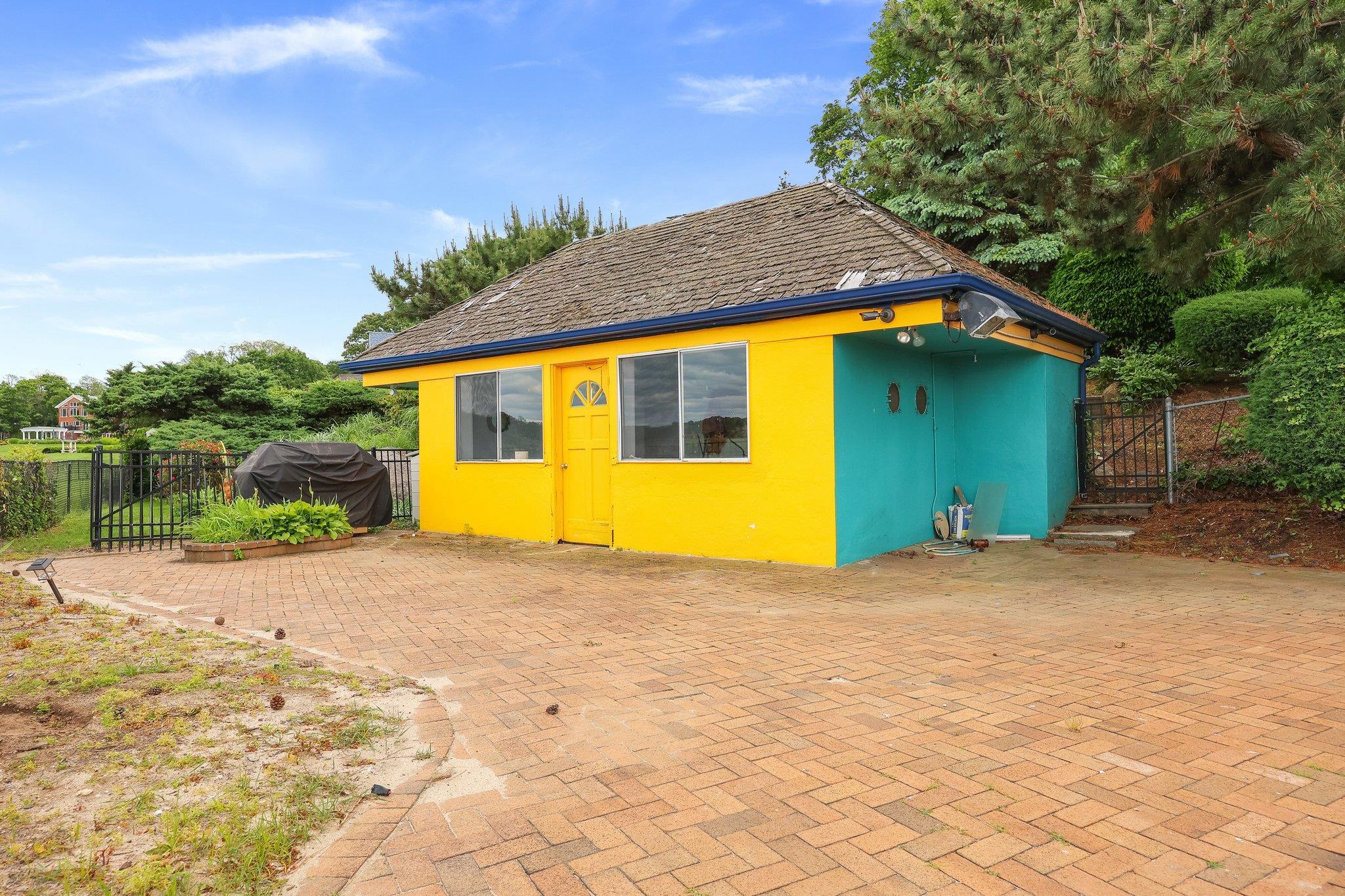 Single Family Cornwells Beach Road  Nassau County, NY 11050, MLS-882374-37