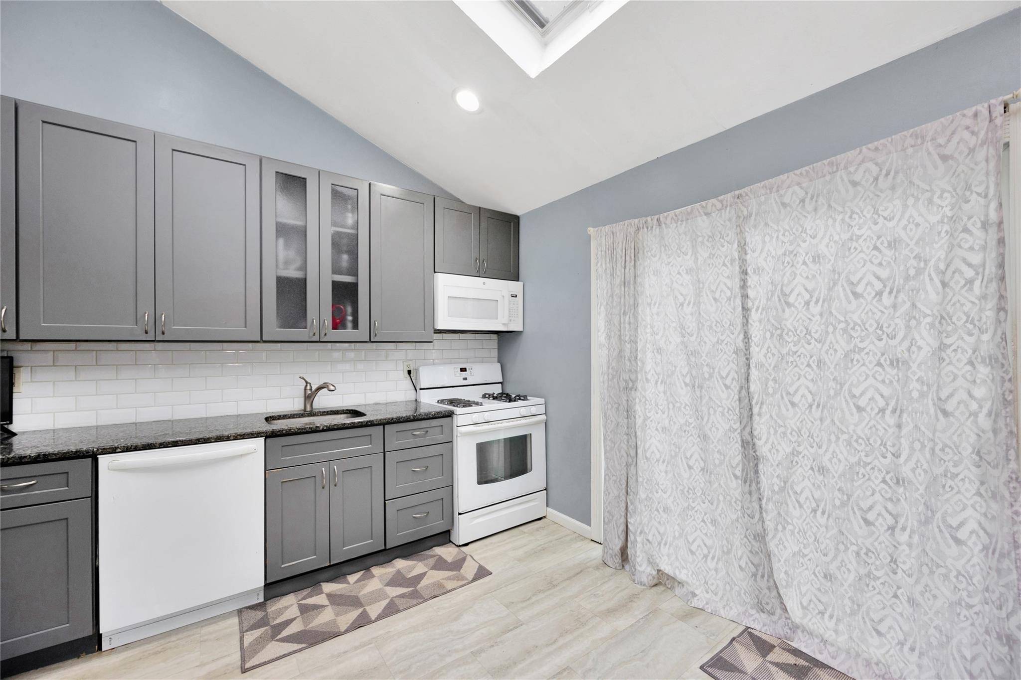 Single Family Shenandoah  Suffolk County, NY 11776, MLS-882406-10