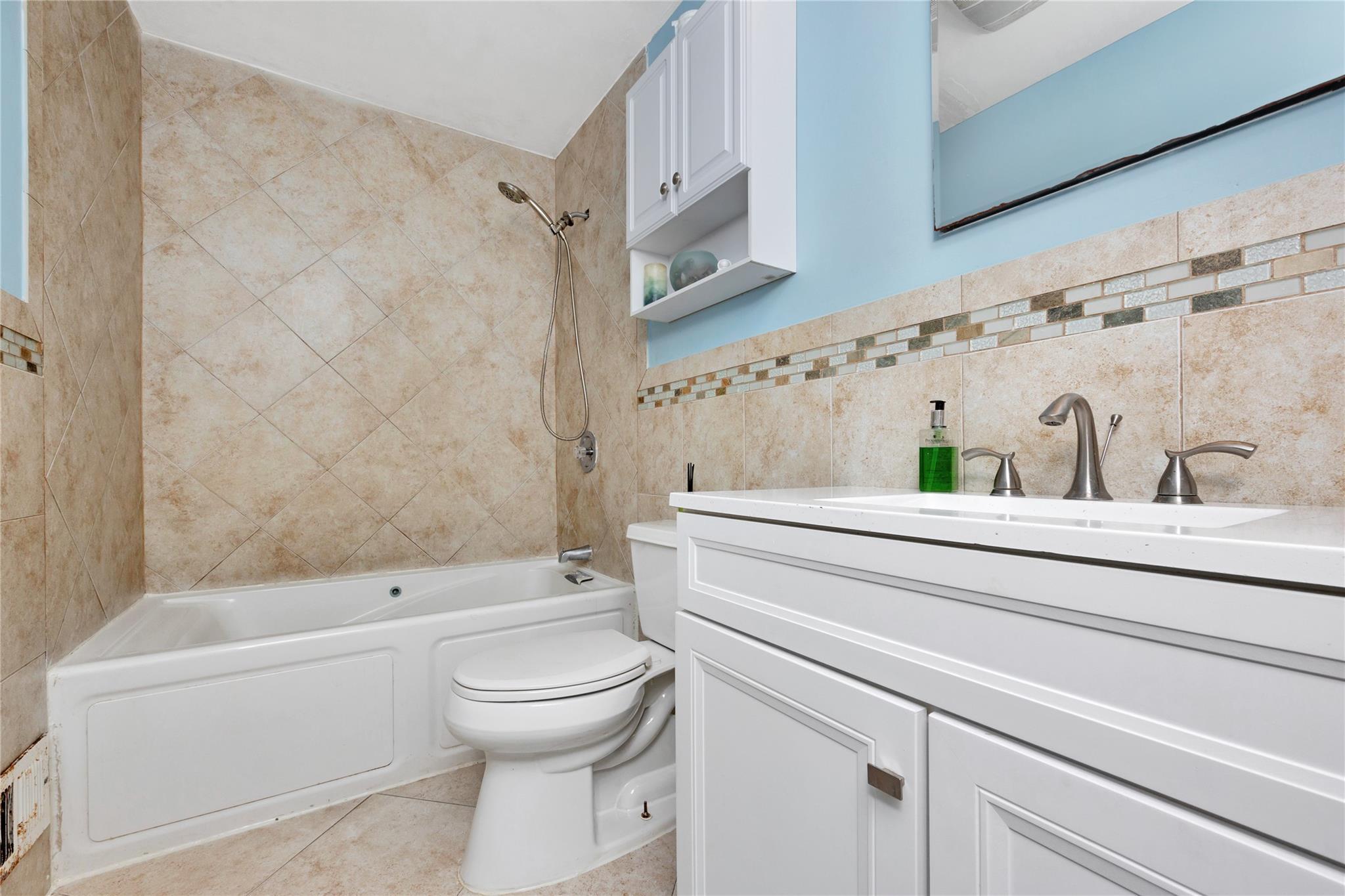 Single Family Shenandoah  Suffolk County, NY 11776, MLS-882406-13