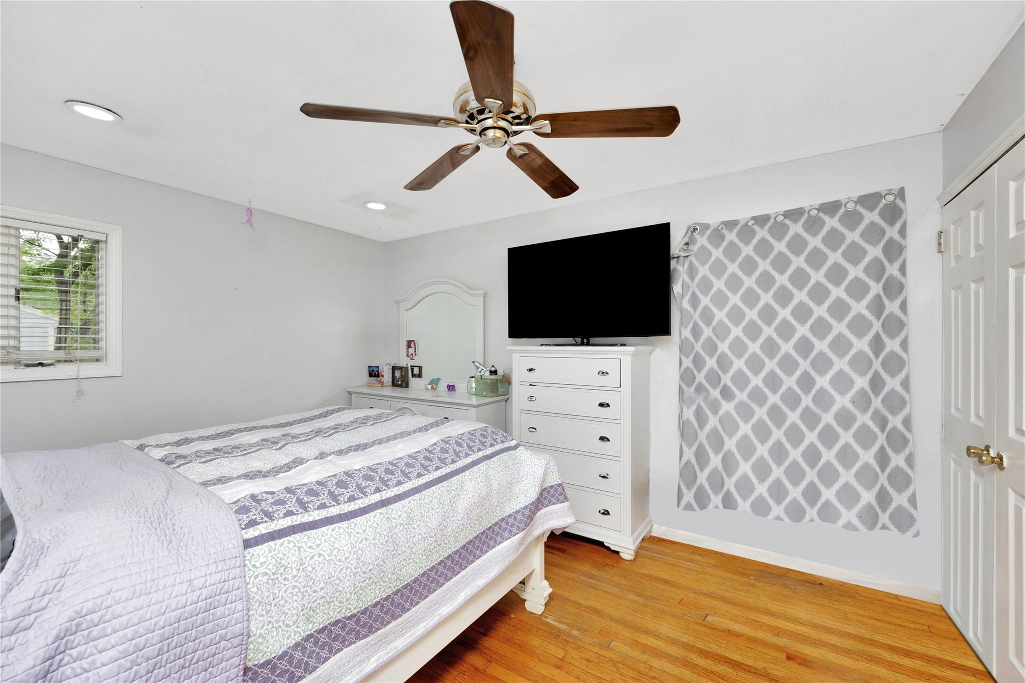 Single Family Shenandoah  Suffolk County, NY 11776, MLS-882406-14