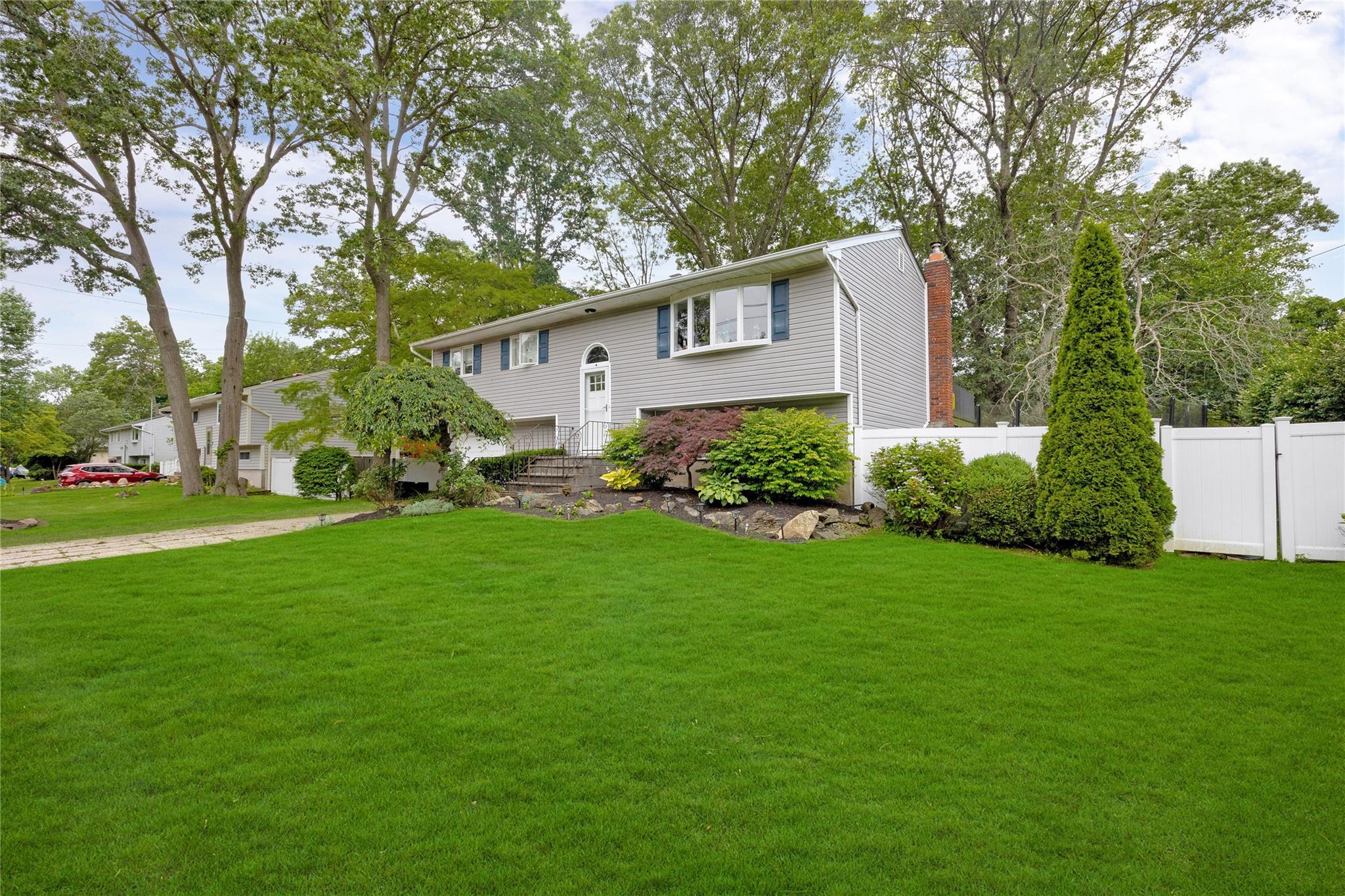 Single Family Shenandoah  Suffolk County, NY 11776, MLS-882406-3