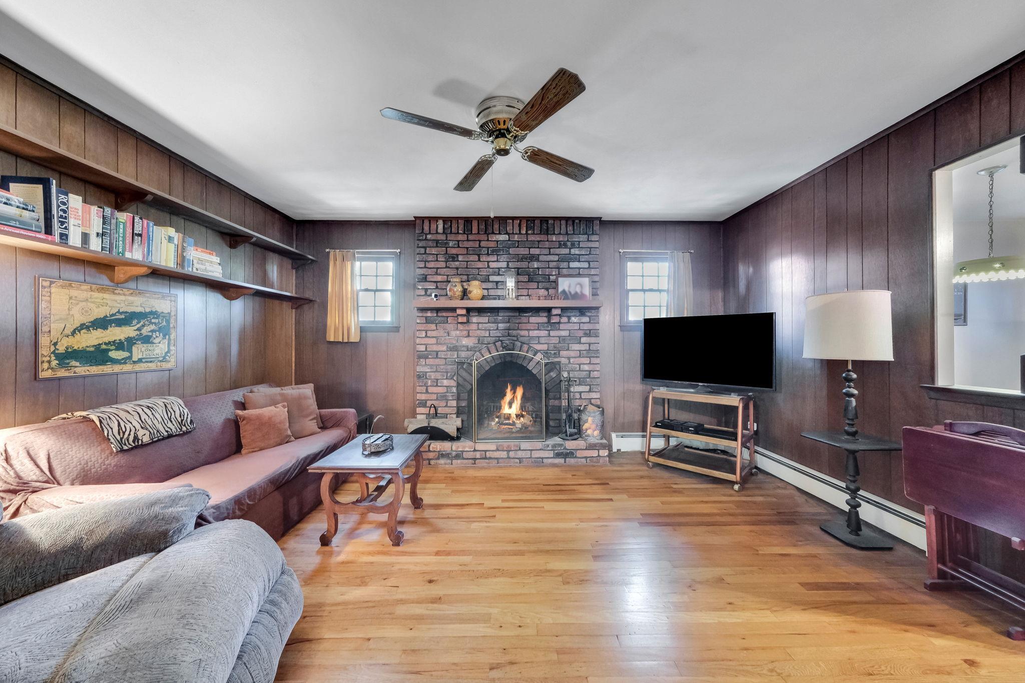Single Family Bayside  Suffolk County, NY 11763, MLS-882411-15