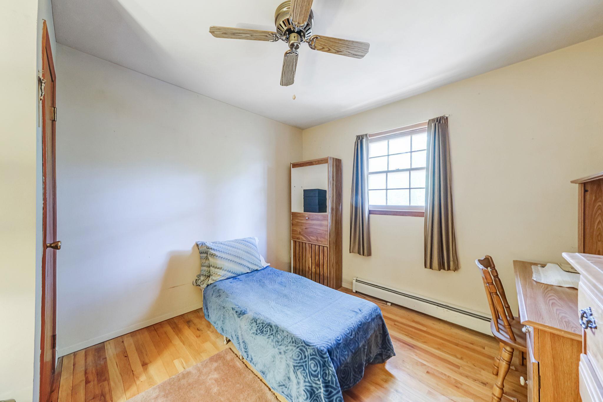 Single Family Bayside  Suffolk County, NY 11763, MLS-882411-17