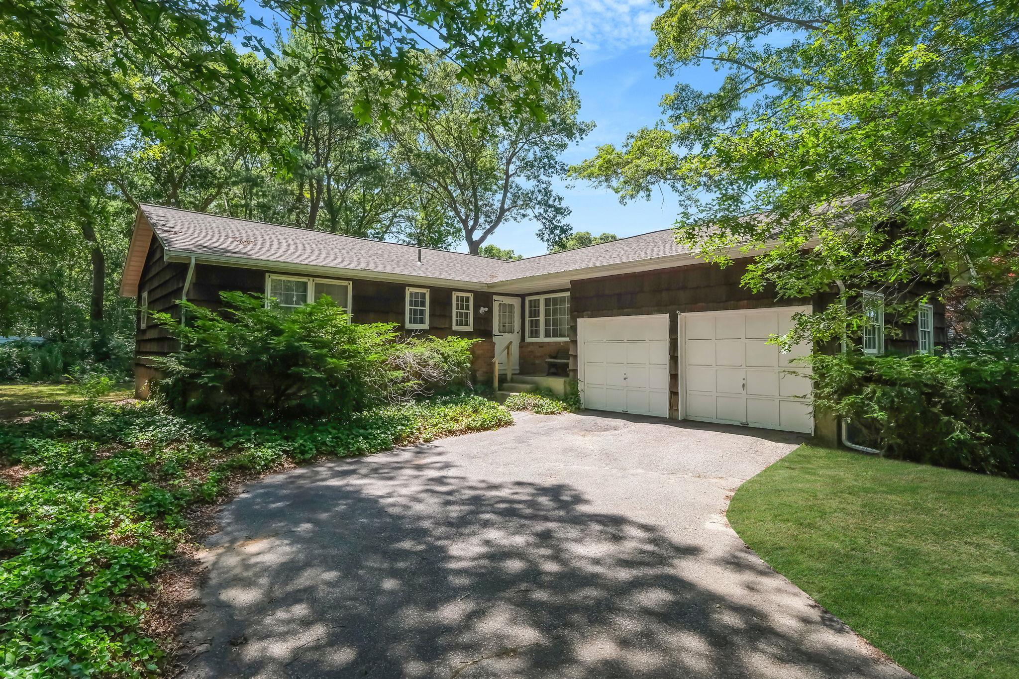 Single Family Bayside  Suffolk County, NY 11763, MLS-882411-2