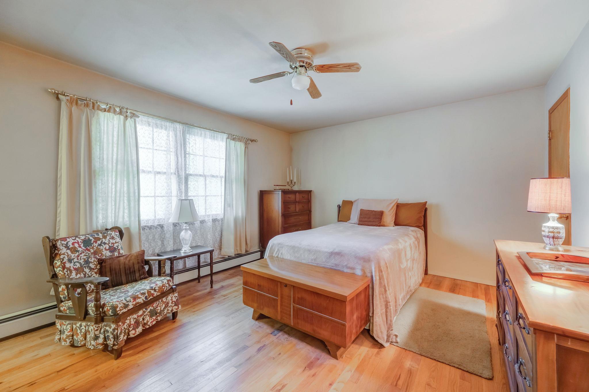 Single Family Bayside  Suffolk County, NY 11763, MLS-882411-21