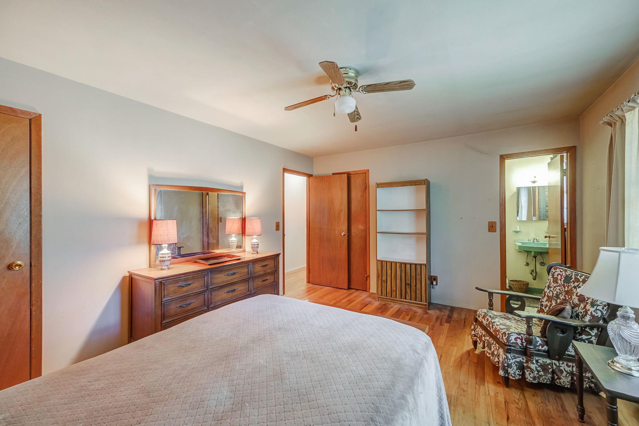 Single Family Bayside  Suffolk County, NY 11763, MLS-882411-22