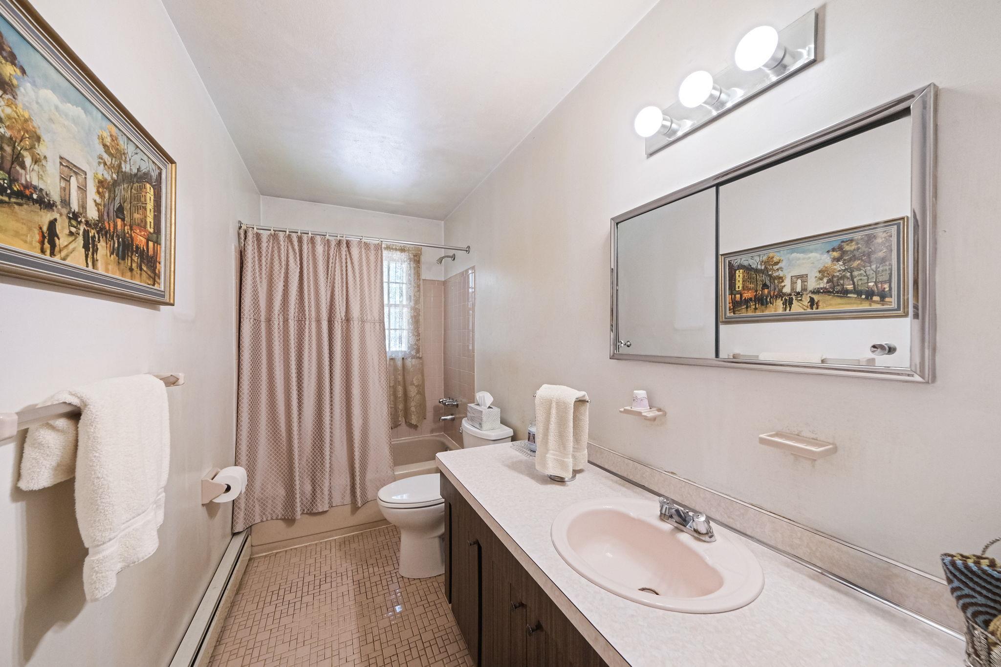 Single Family Bayside  Suffolk County, NY 11763, MLS-882411-23