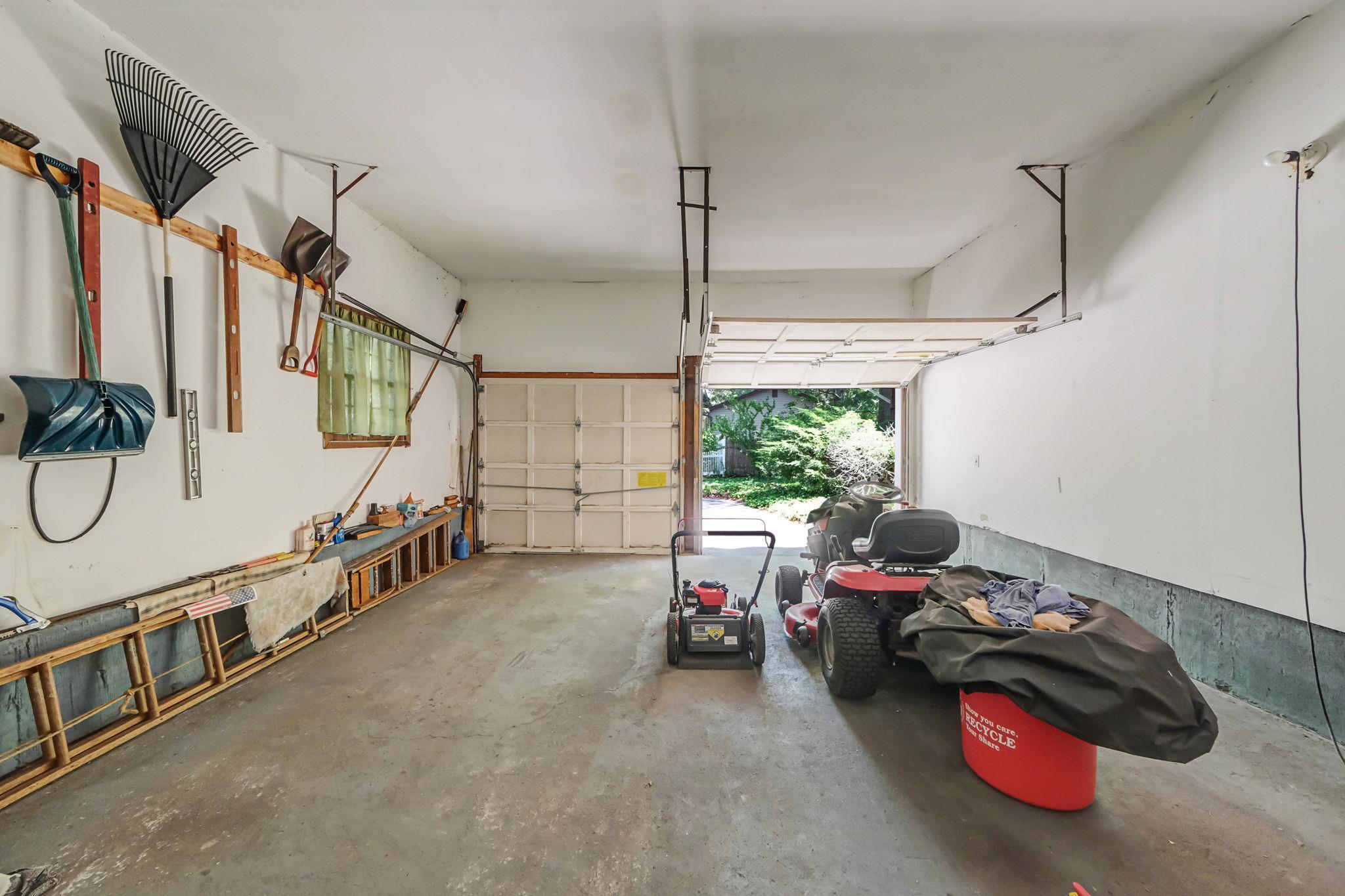 Single Family Bayside  Suffolk County, NY 11763, MLS-882411-28