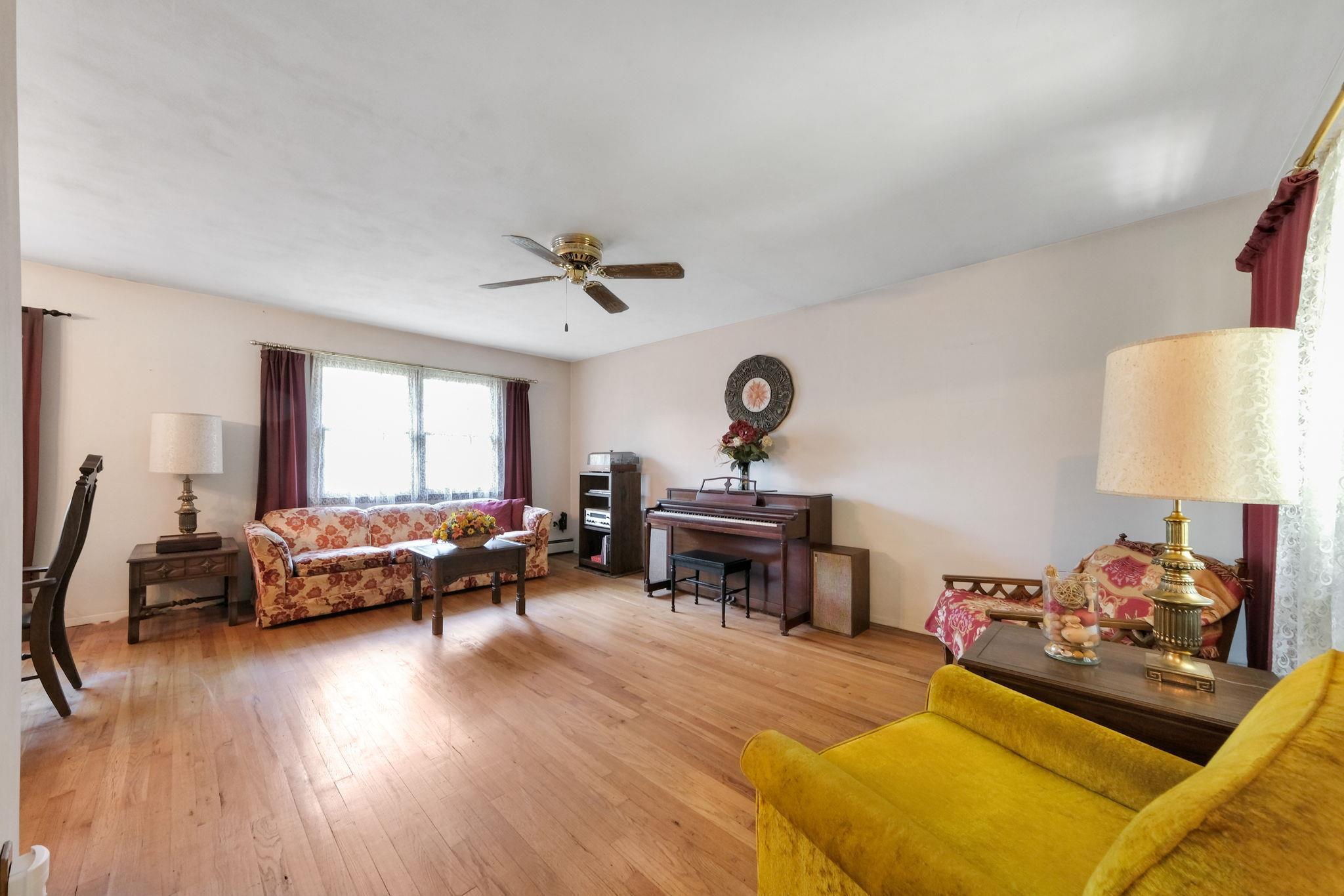 Single Family Bayside  Suffolk County, NY 11763, MLS-882411-8