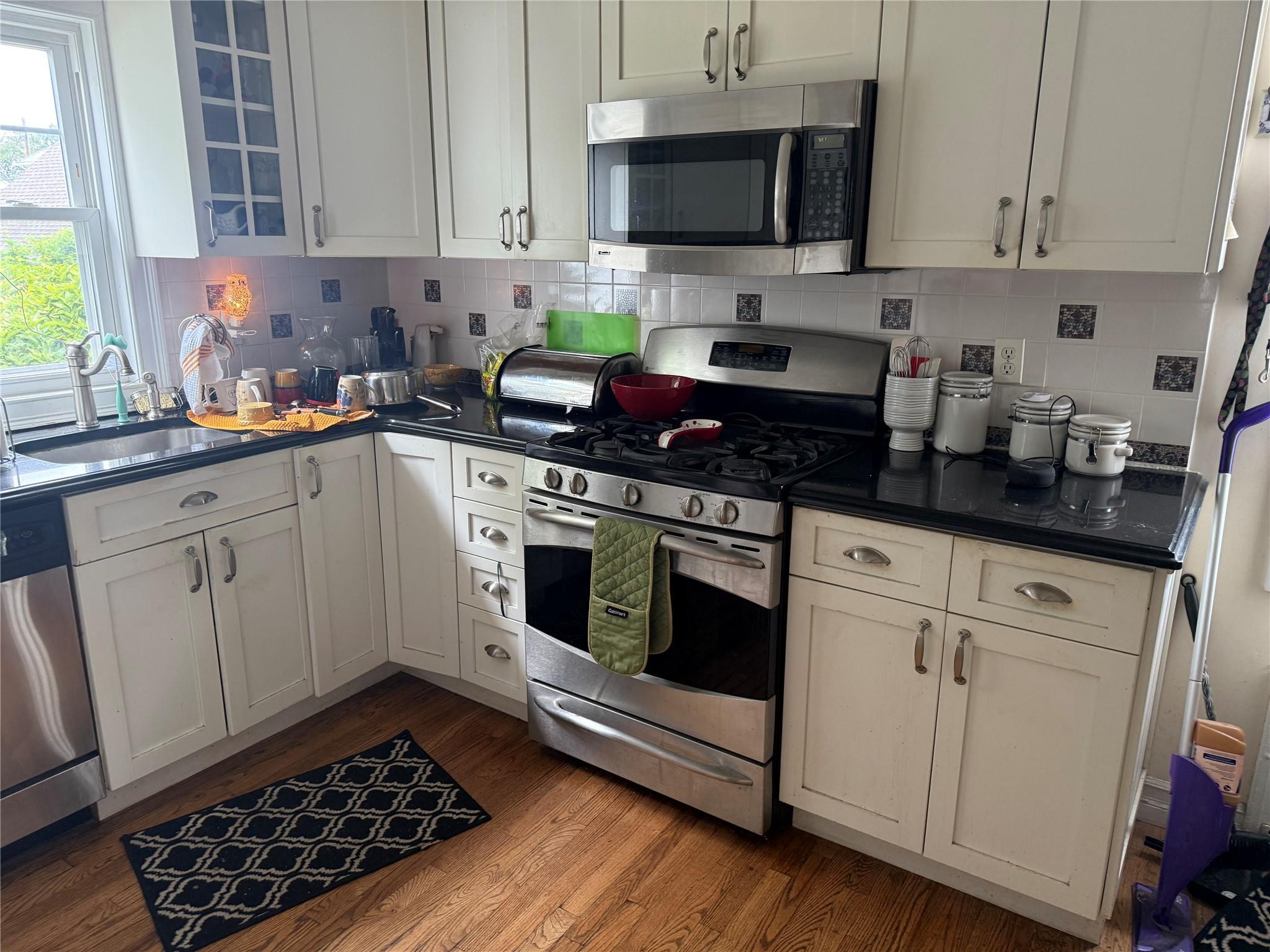 Single Family 19  Queens, NY 11357, MLS-882444-2