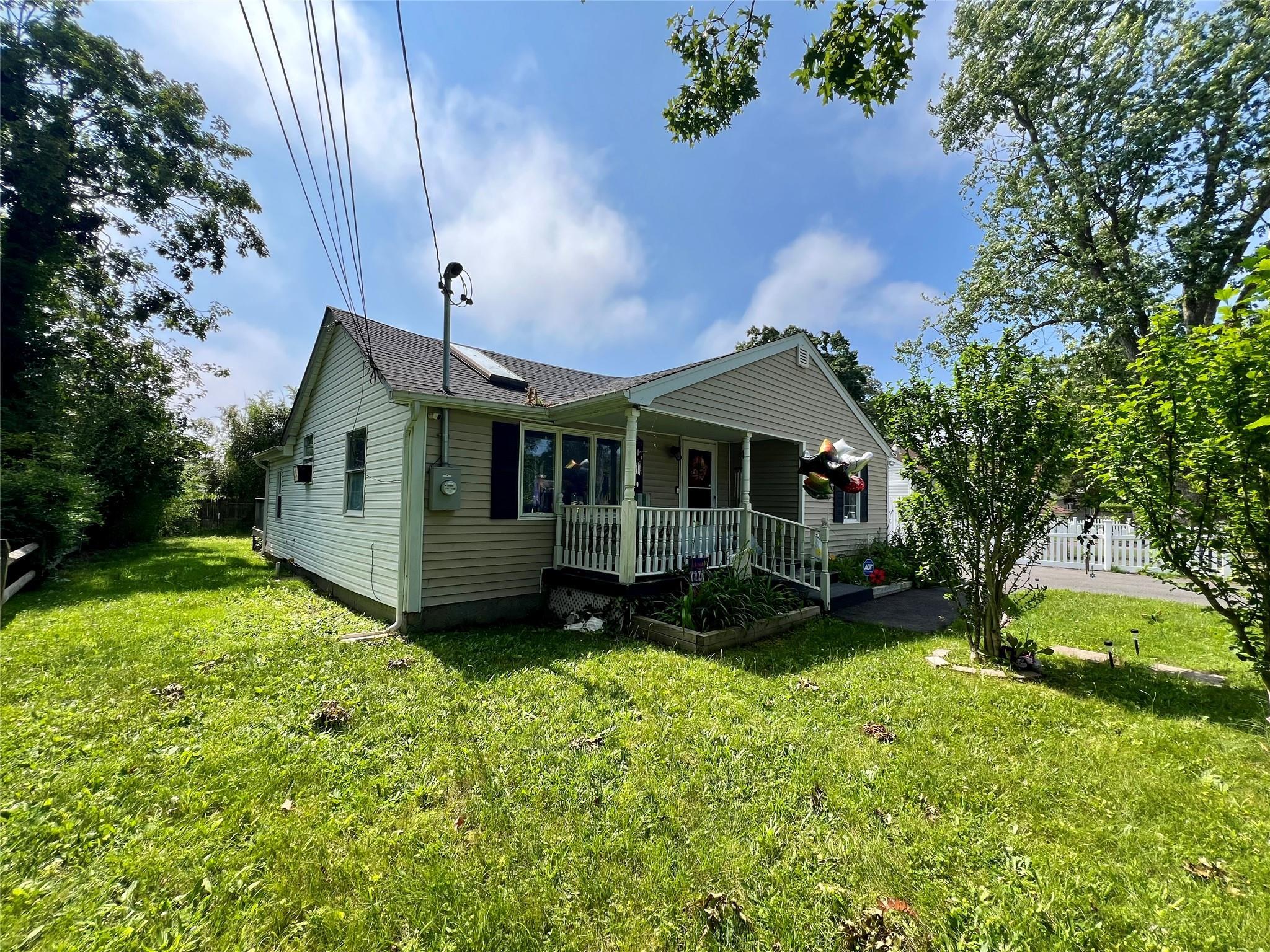 Single Family Daisy  Suffolk County, NY 11951, MLS-882447-2