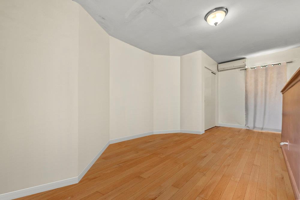 Single Family College Point Blvd  Queens, NY 11356, MLS-882454-10