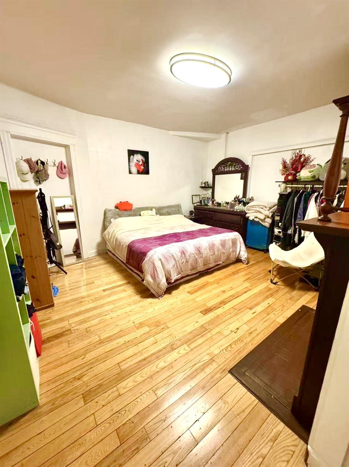 Single Family College Point Blvd  Queens, NY 11356, MLS-882454-20