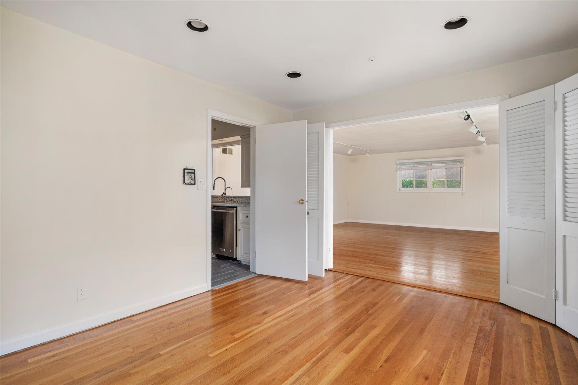 Single Family New Hyde Park  Nassau County, NY 11040, MLS-882476-14