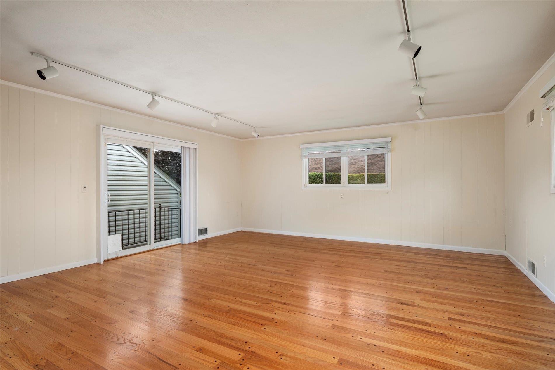 Single Family New Hyde Park  Nassau County, NY 11040, MLS-882476-16