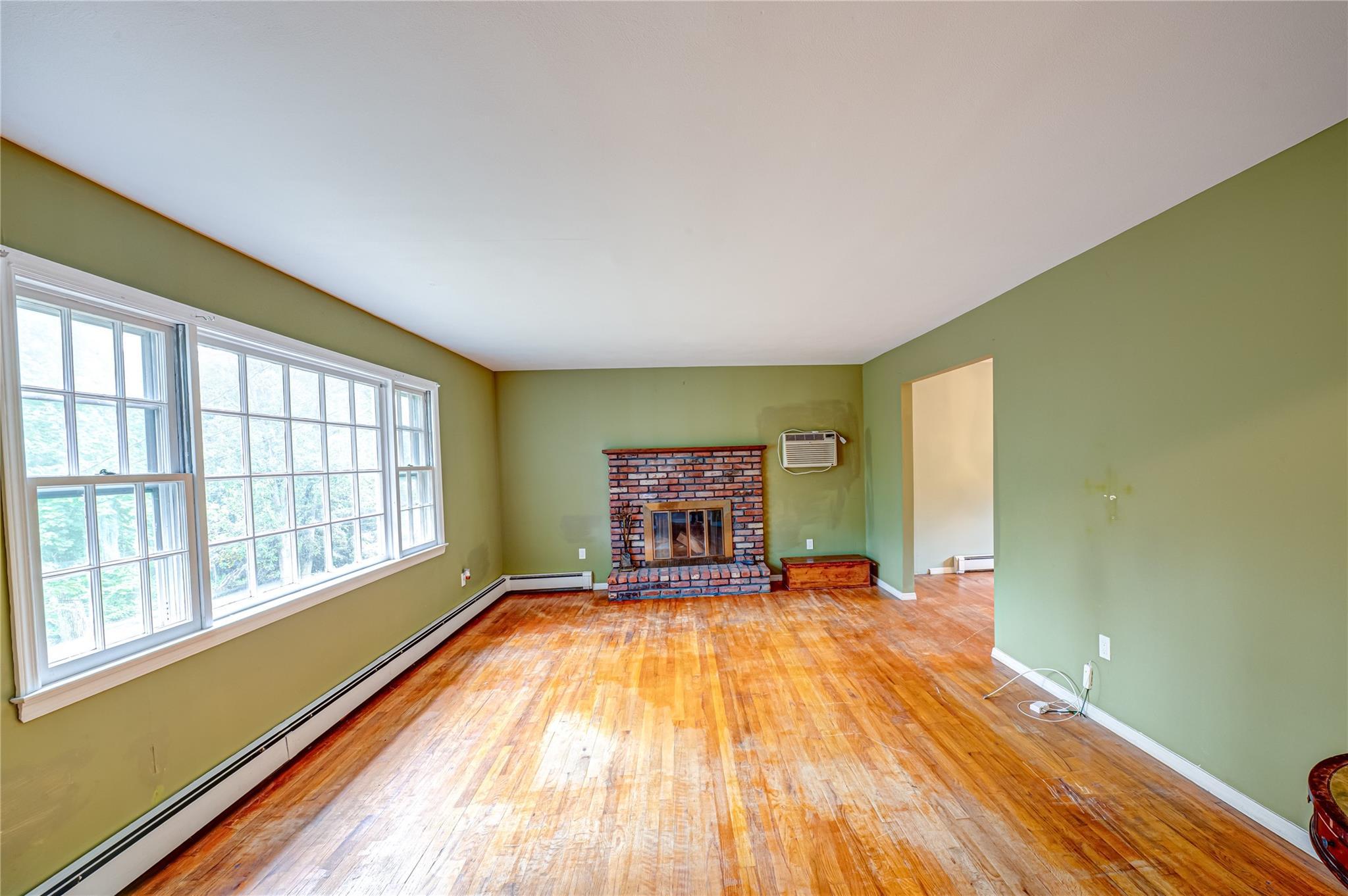 Single Family Valentine  Suffolk County, NY 11786, MLS-882489-9