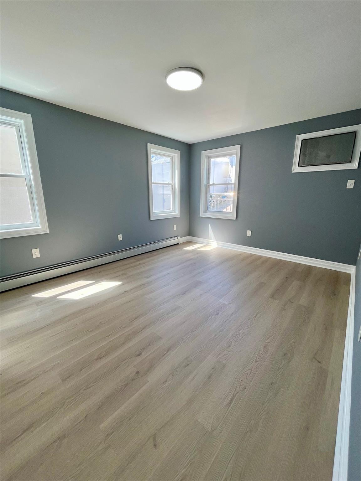 Single Family Hollywood  Bronx, NY 10465, MLS-882498-15