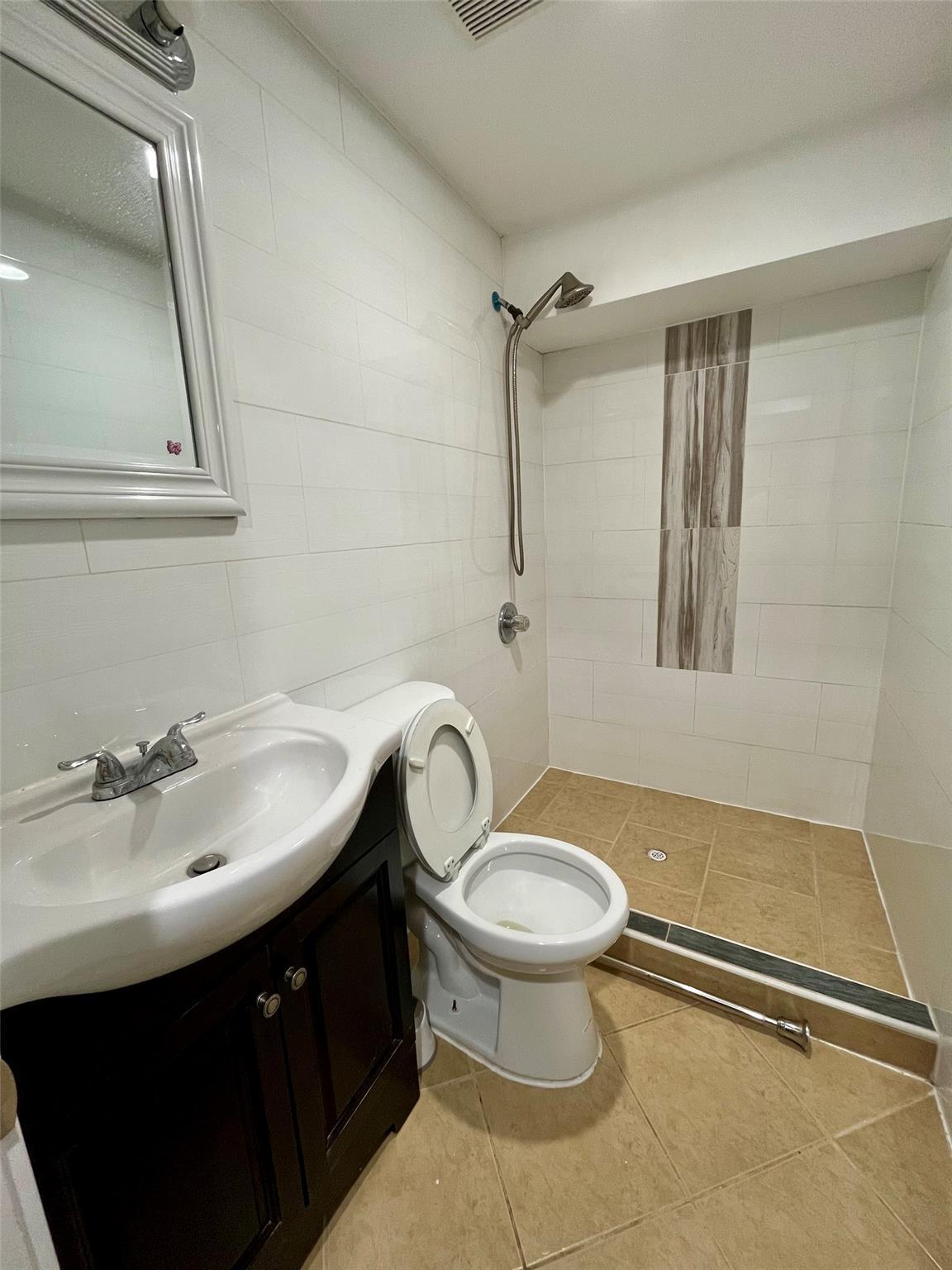 Single Family Hollywood  Bronx, NY 10465, MLS-882498-16