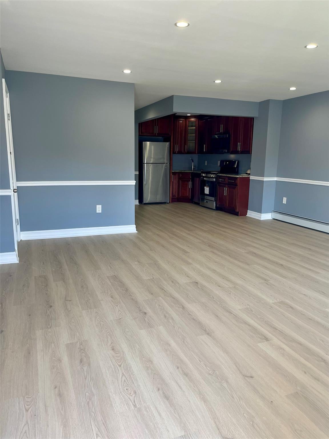 Single Family Hollywood  Bronx, NY 10465, MLS-882498-17