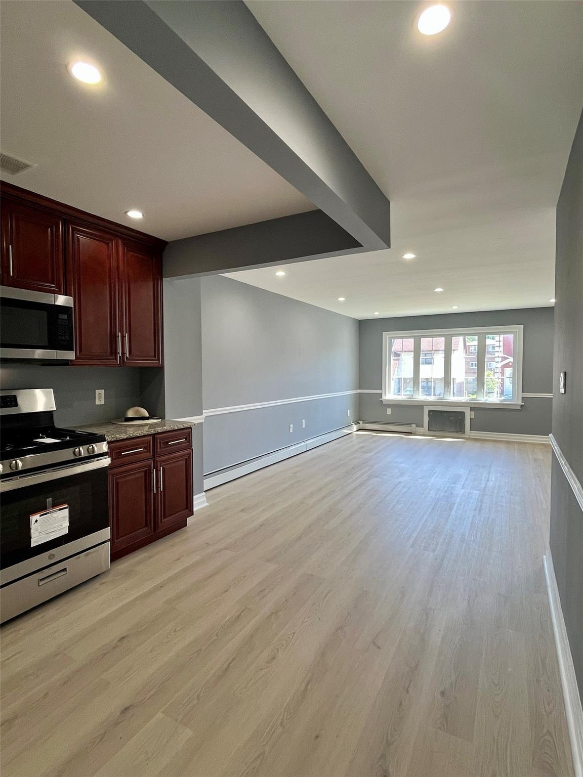 Single Family Hollywood  Bronx, NY 10465, MLS-882498-18