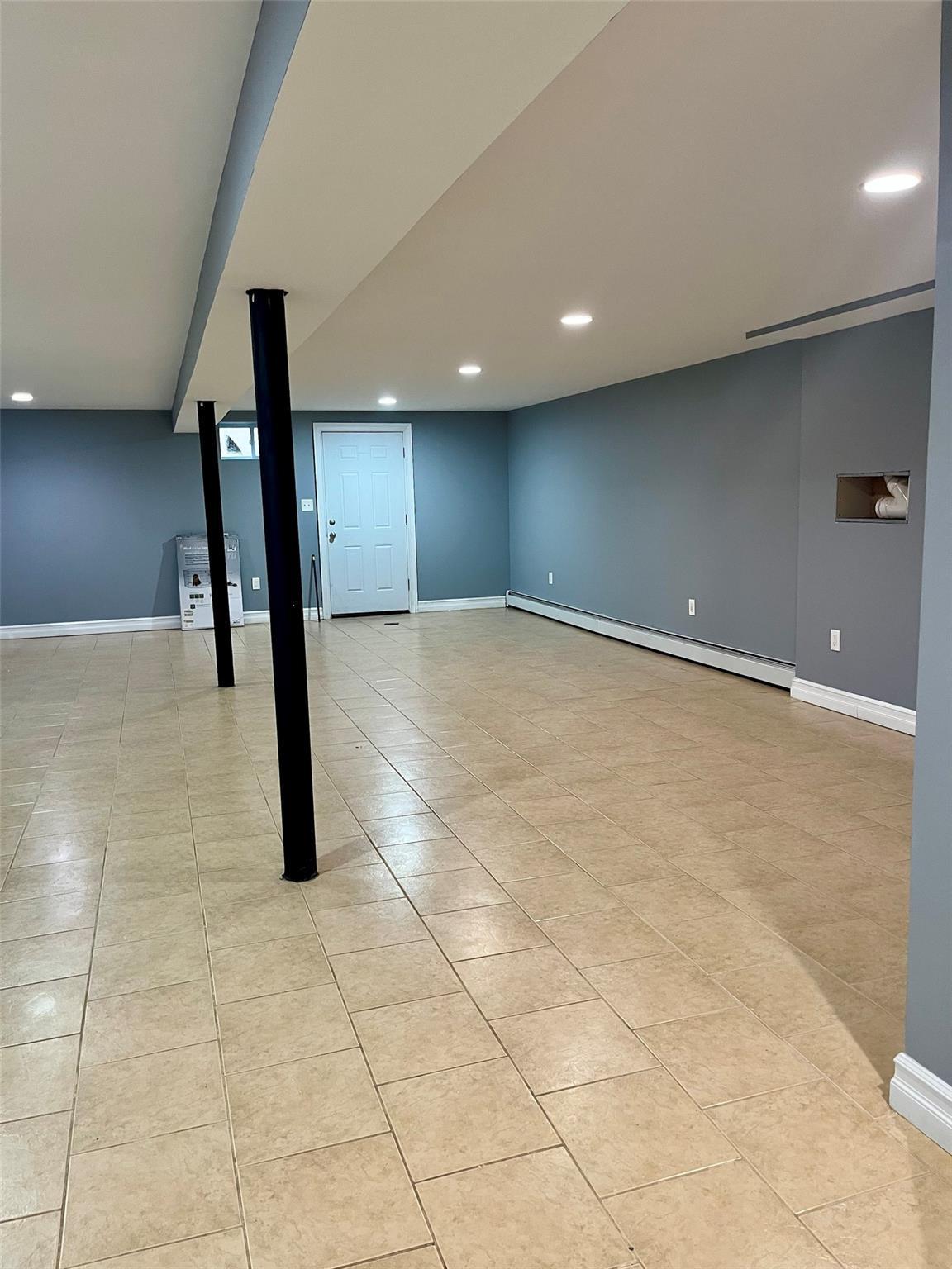 Single Family Hollywood  Bronx, NY 10465, MLS-882498-23
